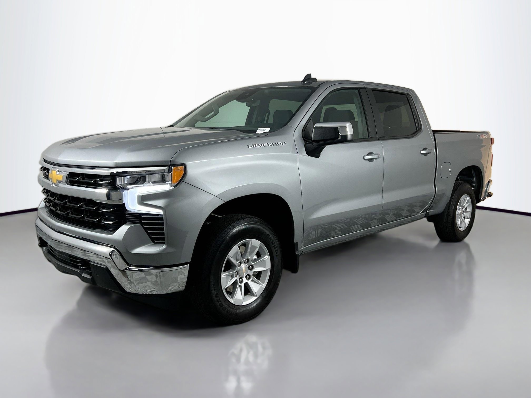 2025 Chevrolet Silverado 1500 LT photo 4