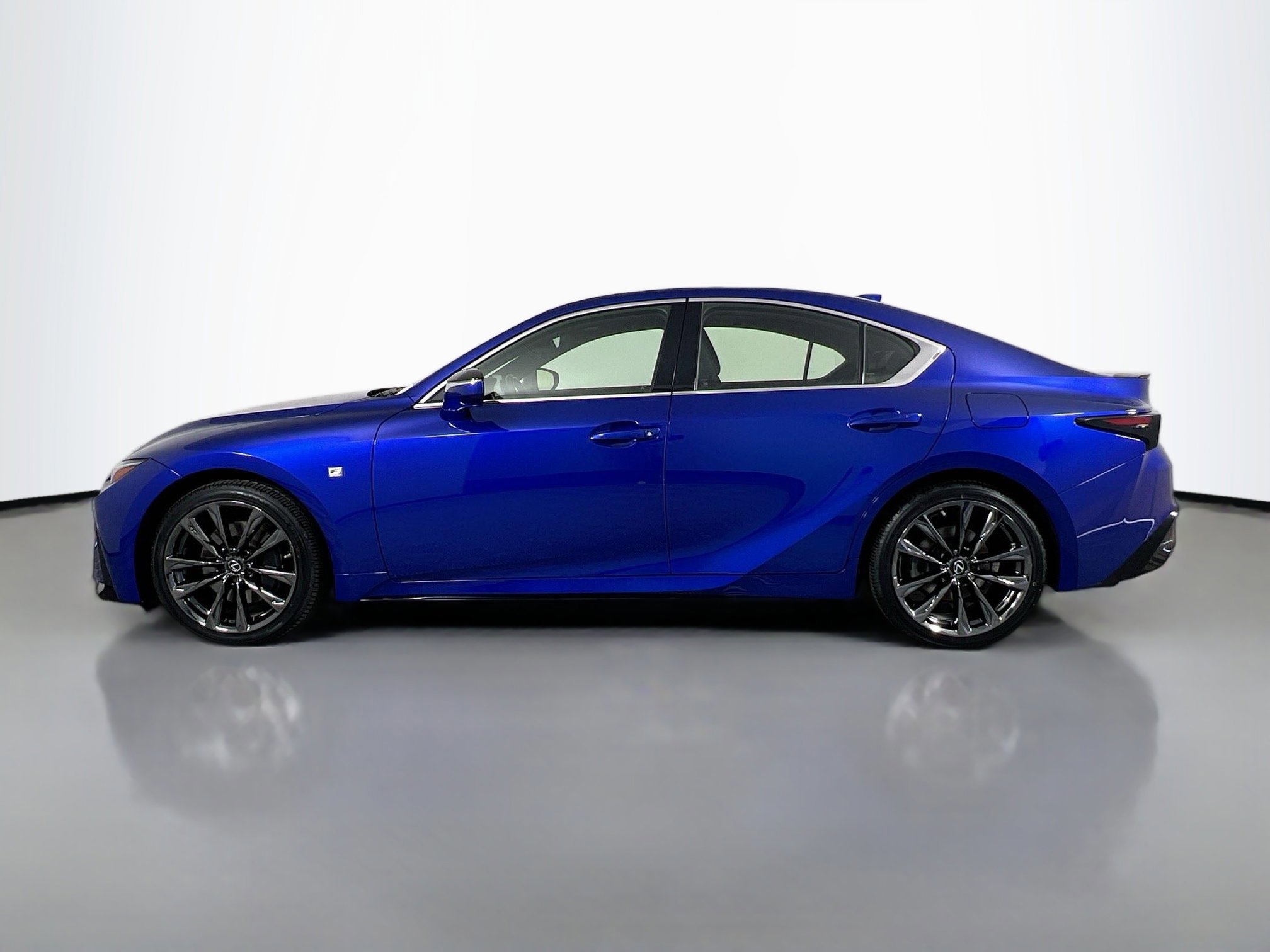 2022 Lexus IS 350 F SPORT AWD photo 2
