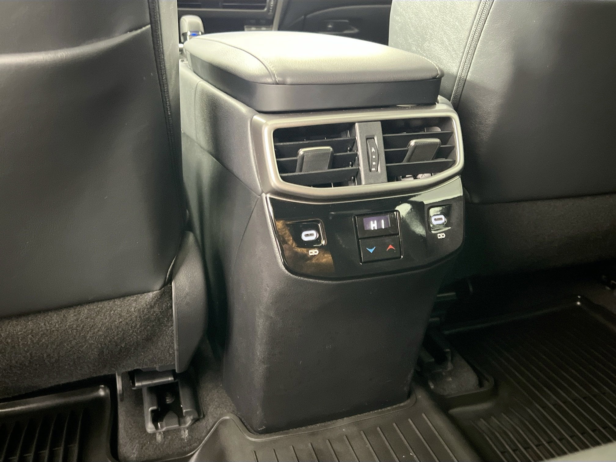 2025 Lexus RX Hybrid 350h - Photo 32