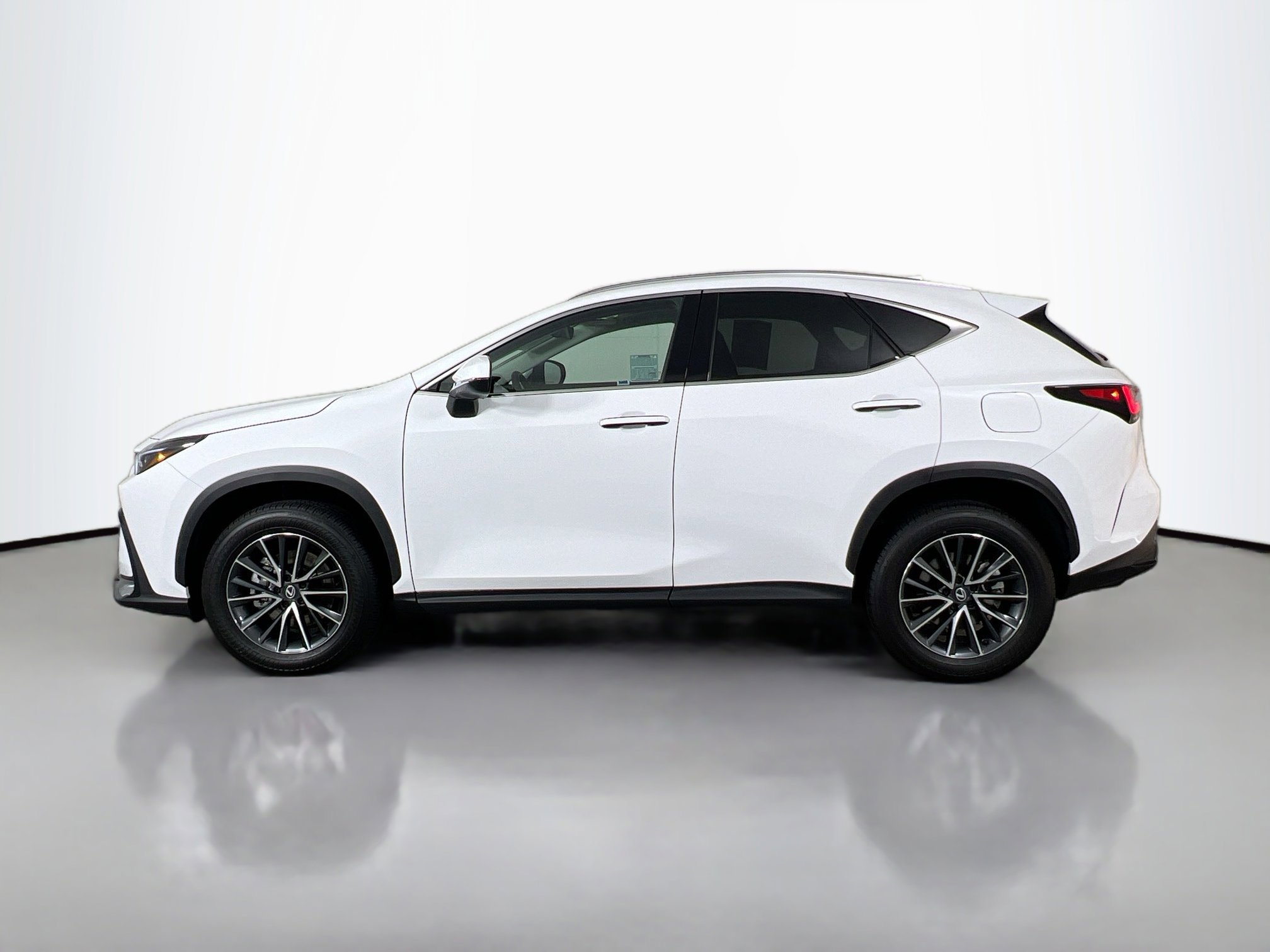 2026 Lexus NX 350 photo 2