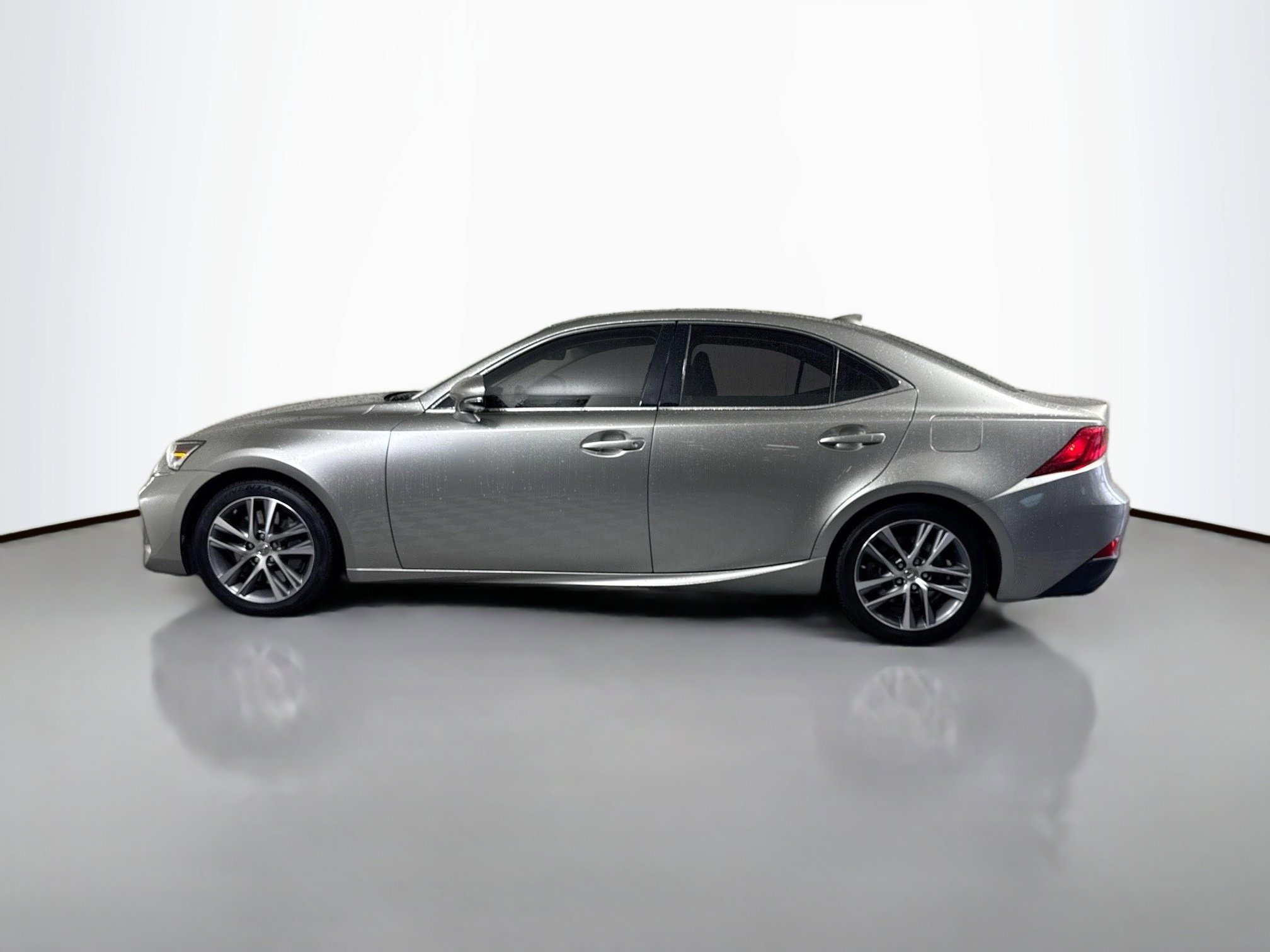 2019 Lexus IS 300 photo 2