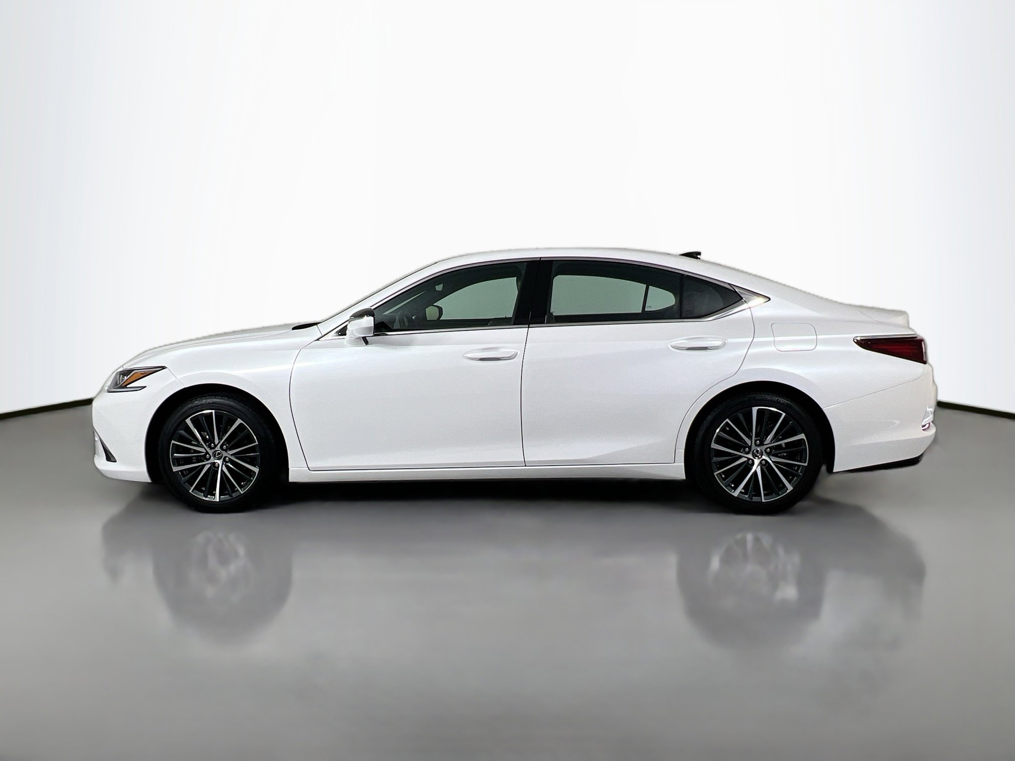 2025 Lexus ES 350 photo 3