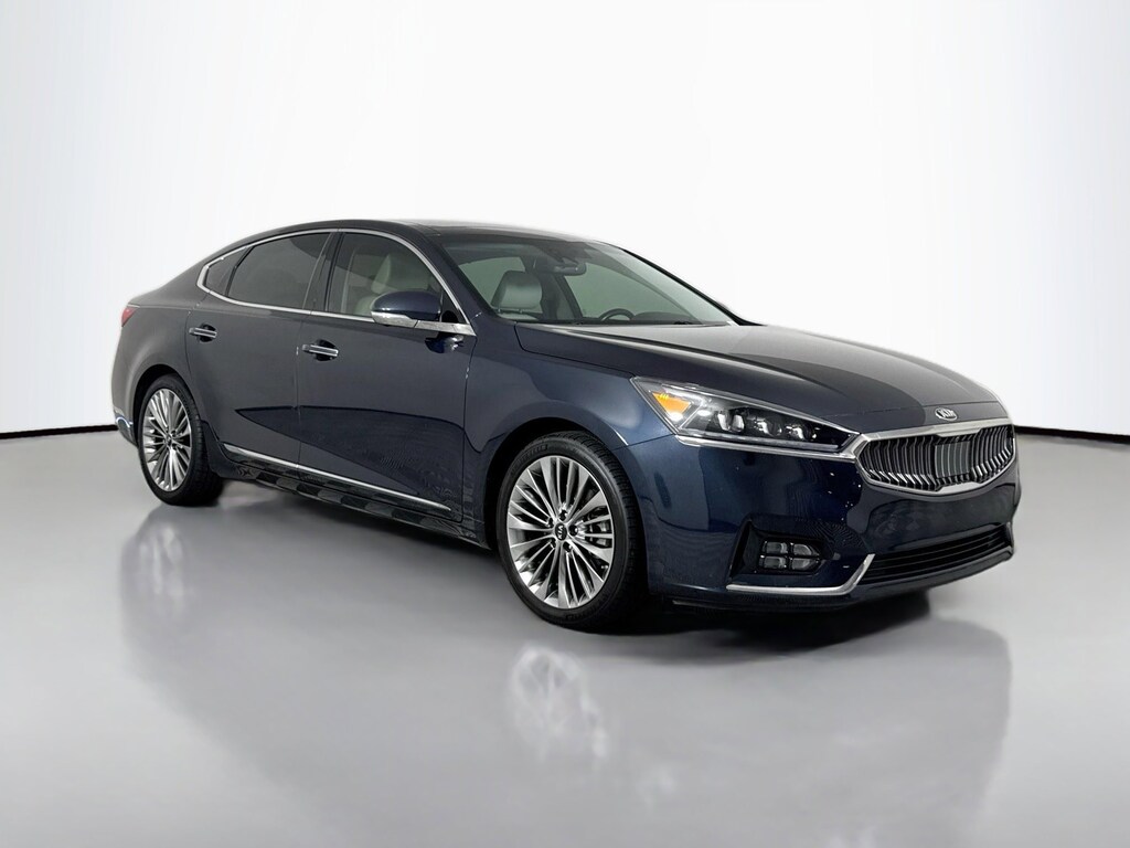 Used 2017 Kia Cadenza Limited Sedan