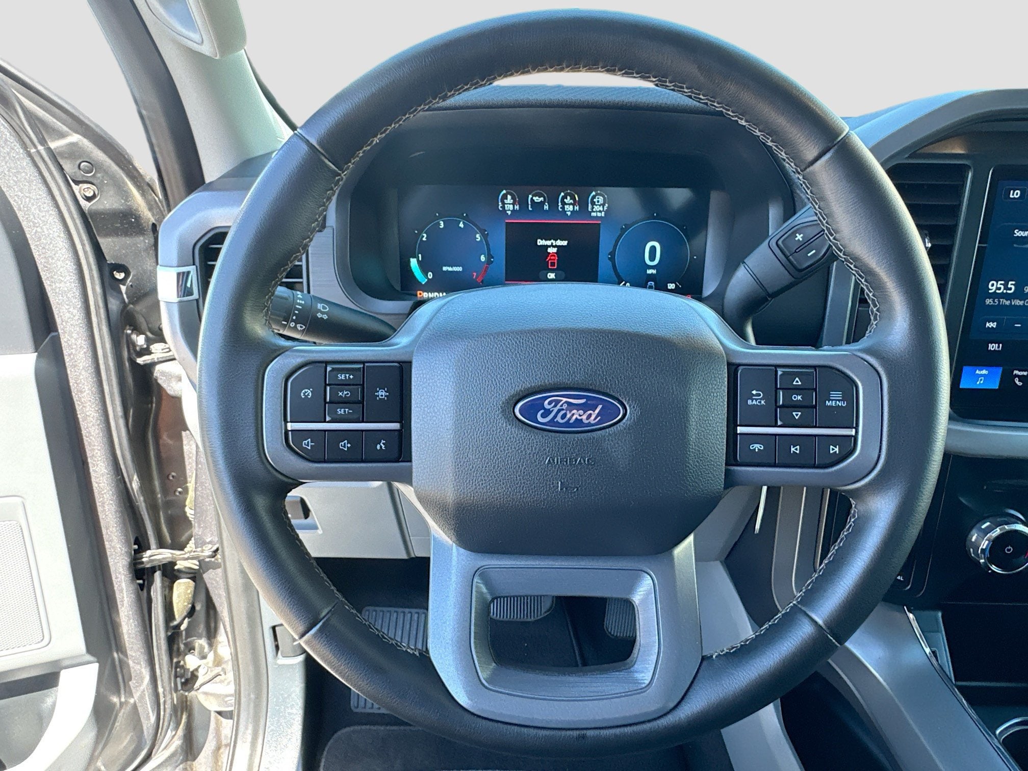 2025 Ford F-150 XLT - Photo 12