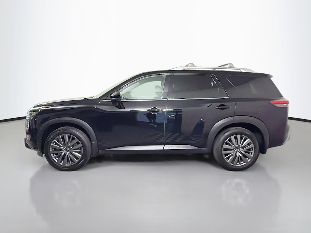 Used 2025 Nissan Pathfinder SL Sport Utility