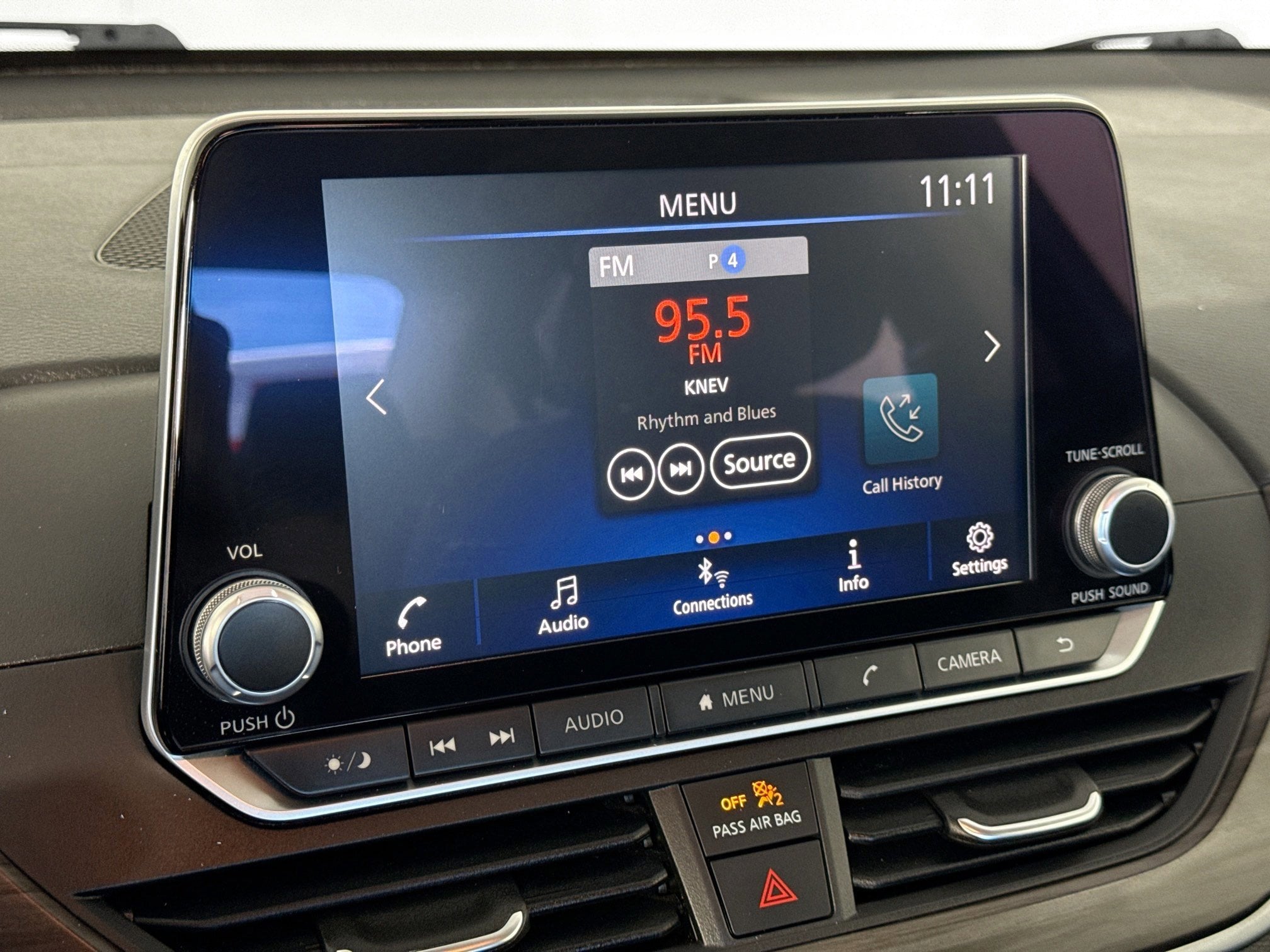 2025 Nissan Altima SV - Photo 14