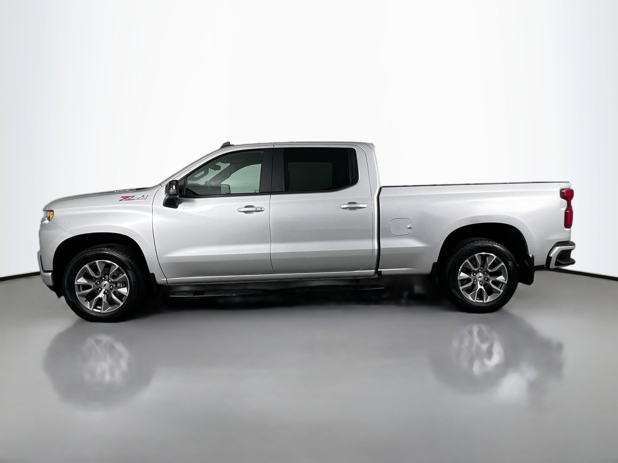 2021 Chevrolet Silverado 1500 RST photo 2