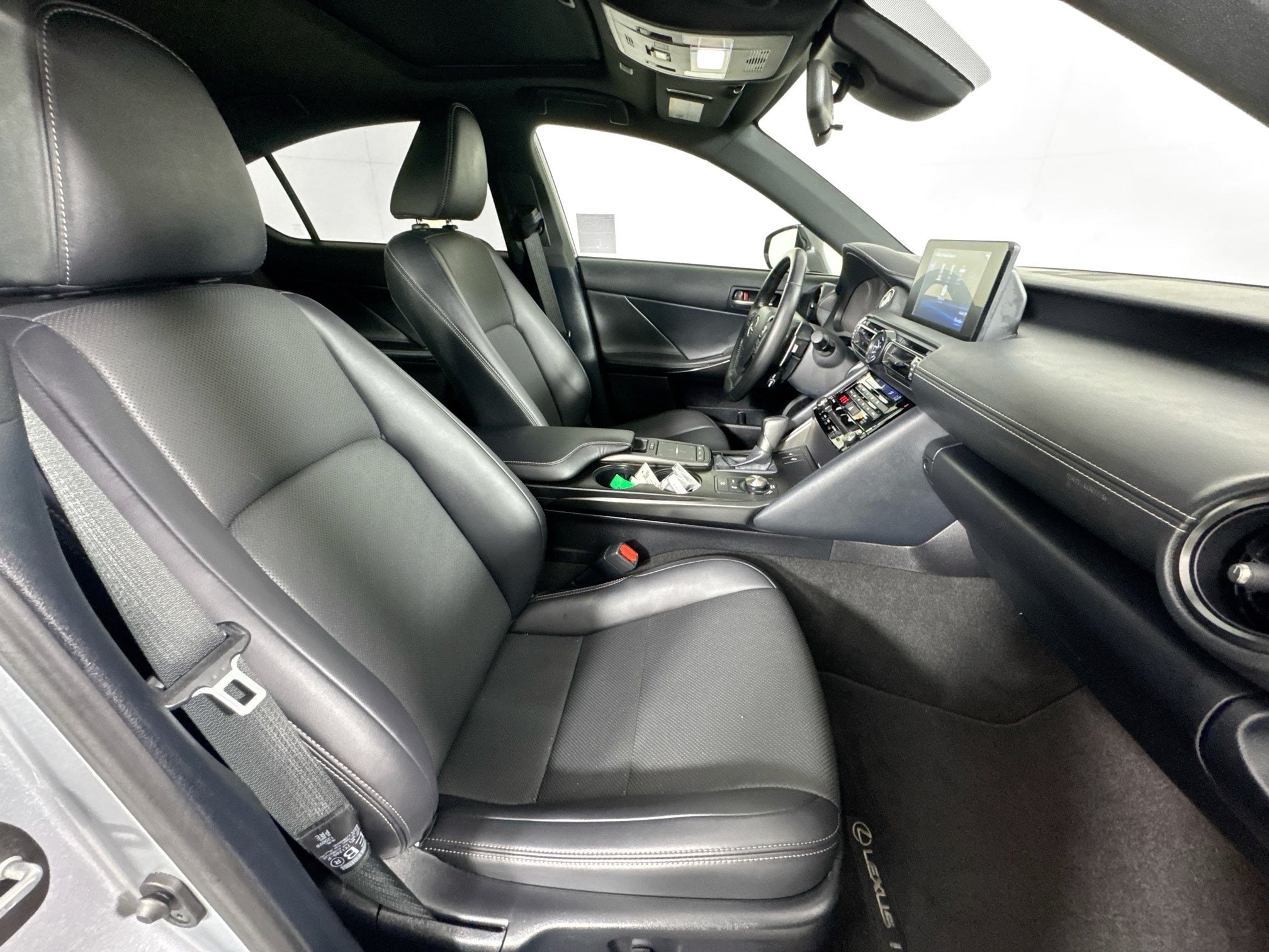 2025 Lexus IS 300 F SPORT DESIGN - Photo 28