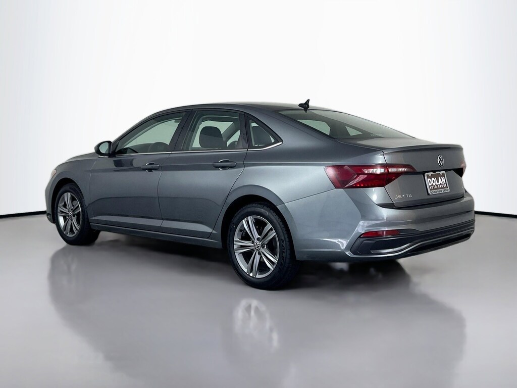 Used 2024 Volkswagen Jetta SE Sedan
