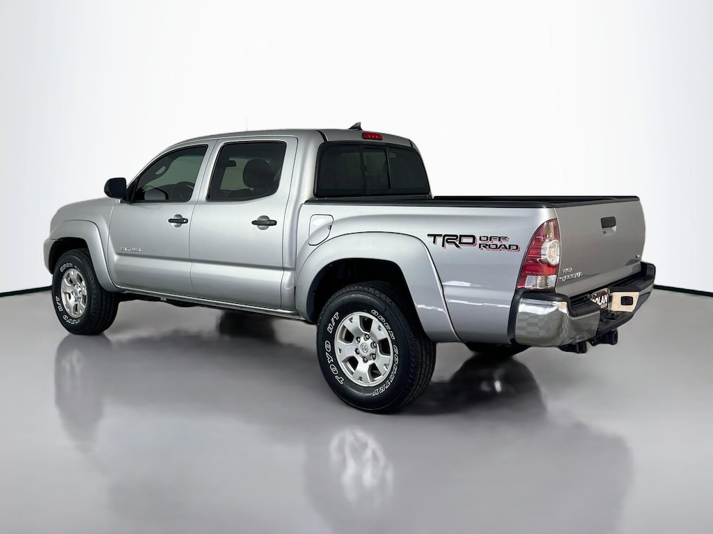 Used 2015 Toyota Tacoma 4WD Double Cab V6 AT (Natl) Truck Double Cab