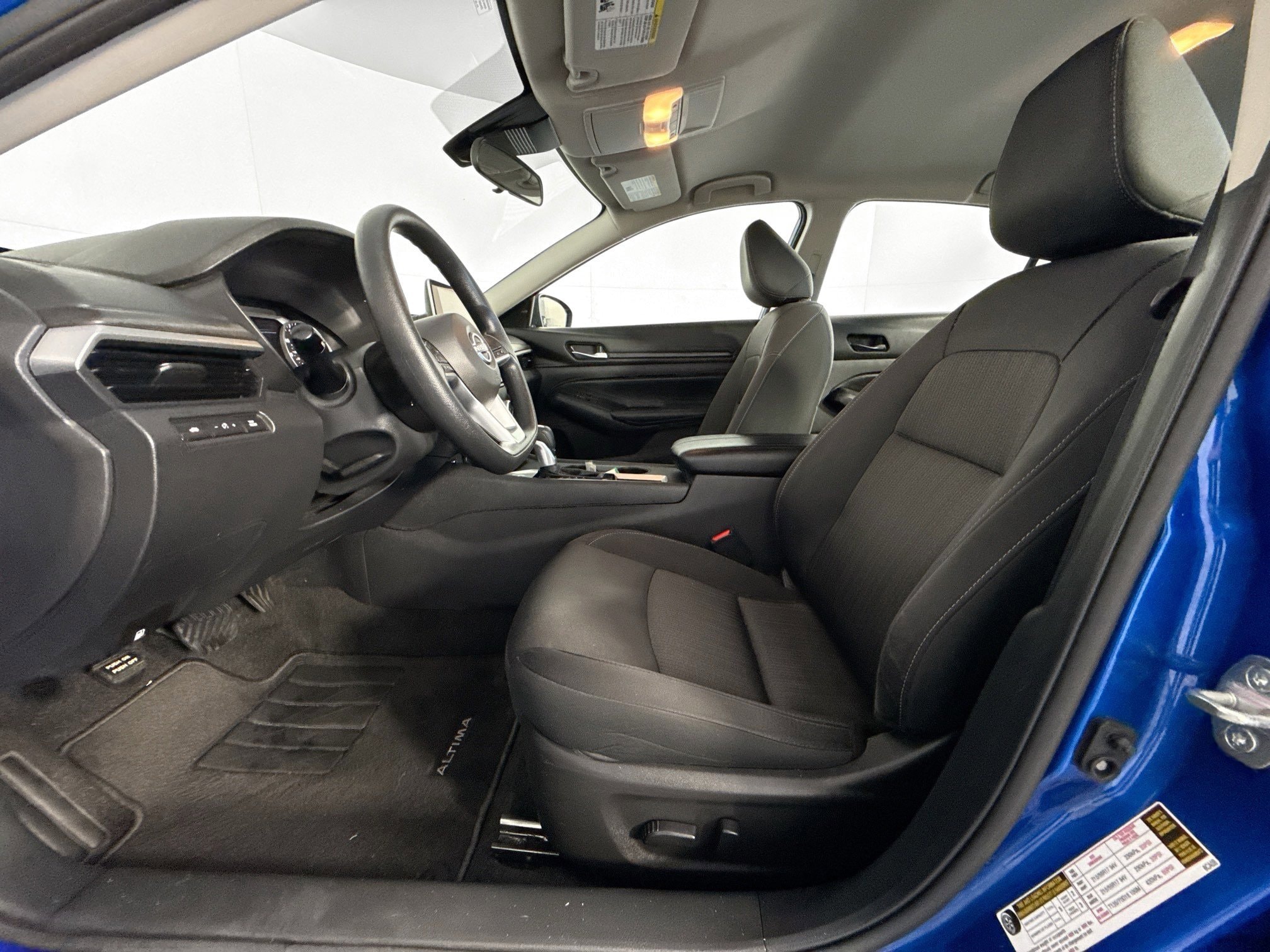 2025 Nissan Altima SV - Photo 6