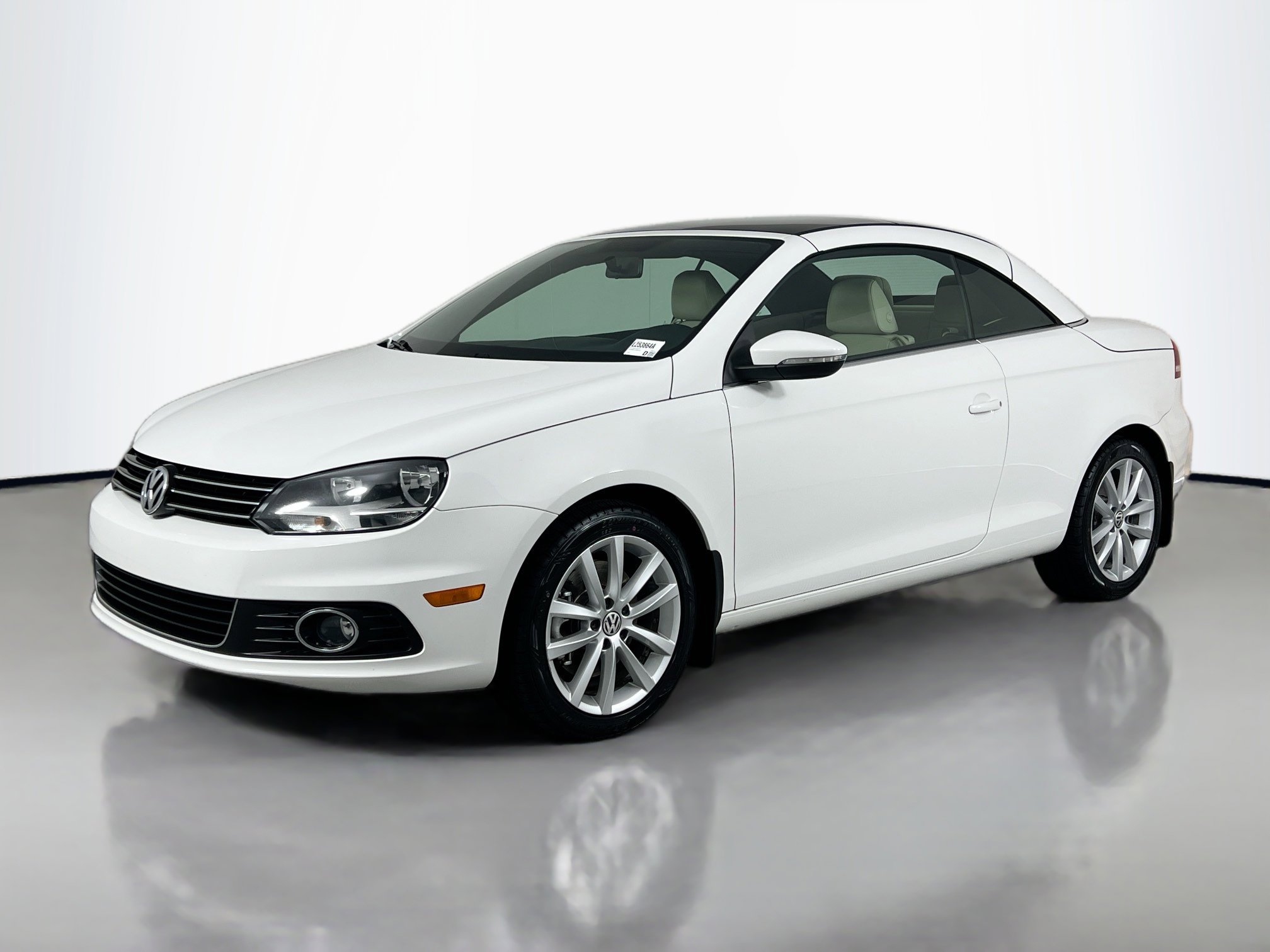 2013 Volkswagen Eos Sport photo 2
