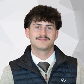 Staff member Alex Bahnsen from a5a093e7f13d