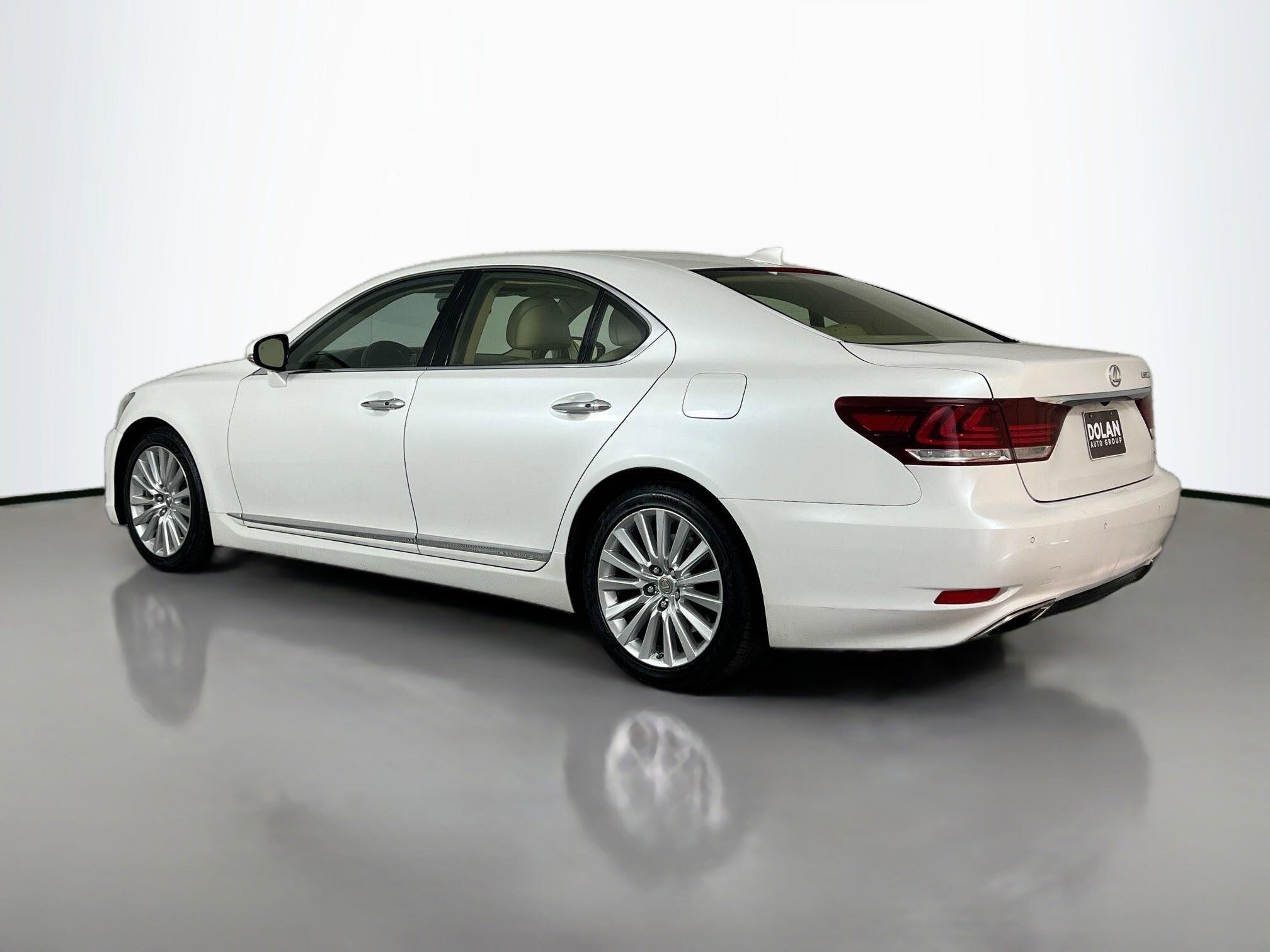 2016 Lexus LS 460 AWD photo 4