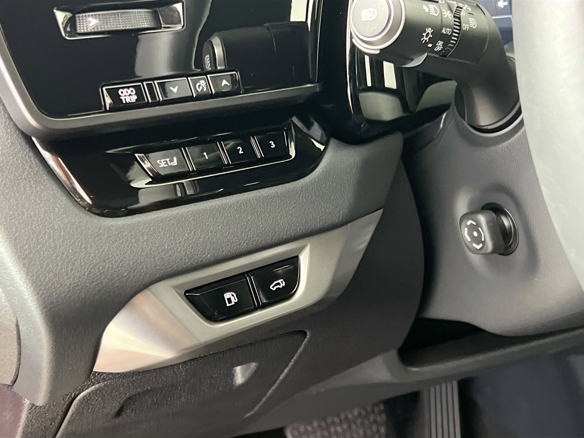 2025 Lexus RX 350 - Photo 34