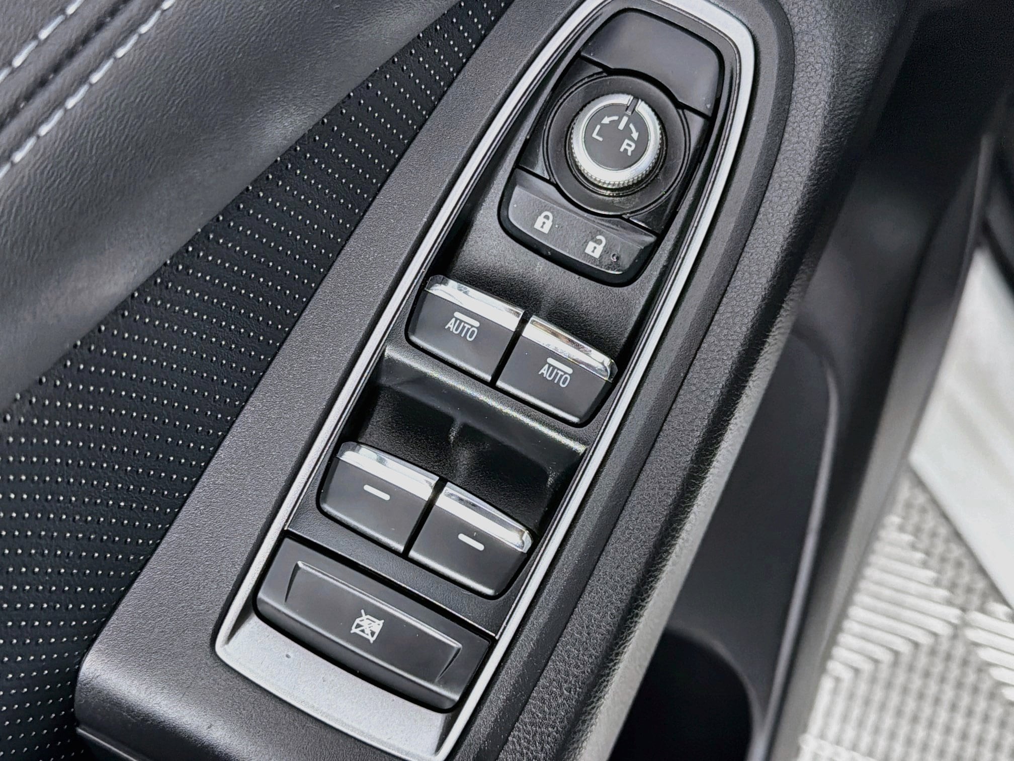2023 Subaru Ascent Limited - Photo 39