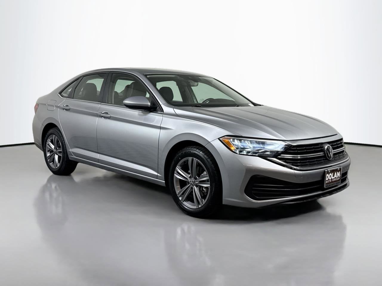 2024 Volkswagen Jetta SE's photo