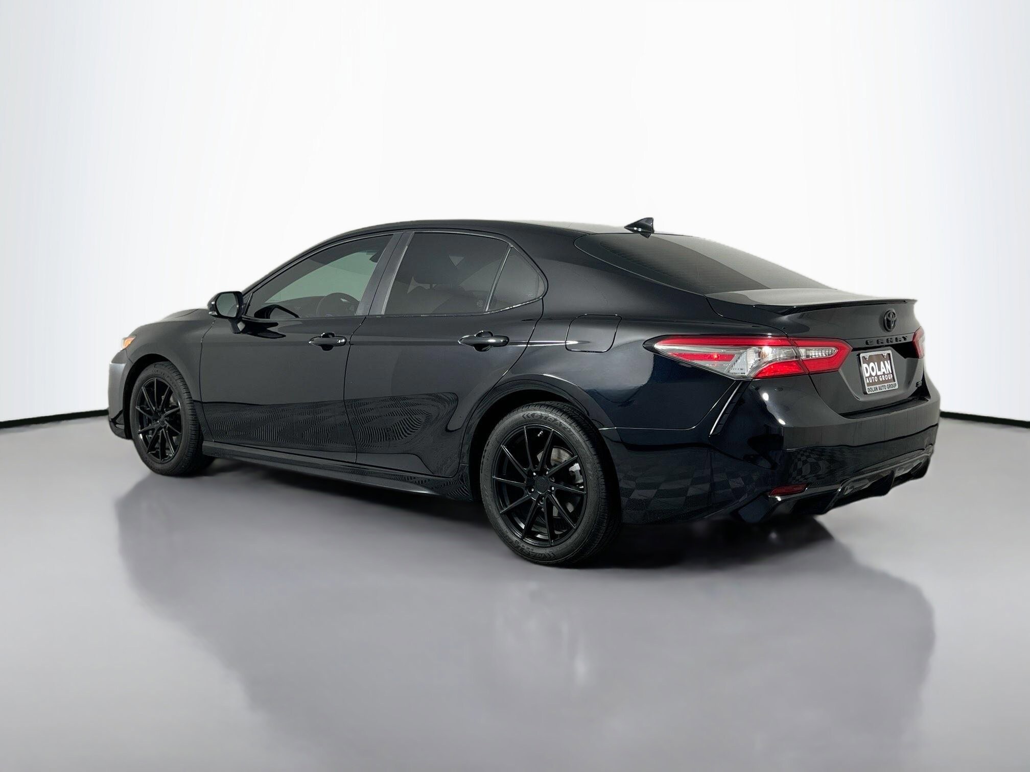 2019 Toyota Camry LE photo 3