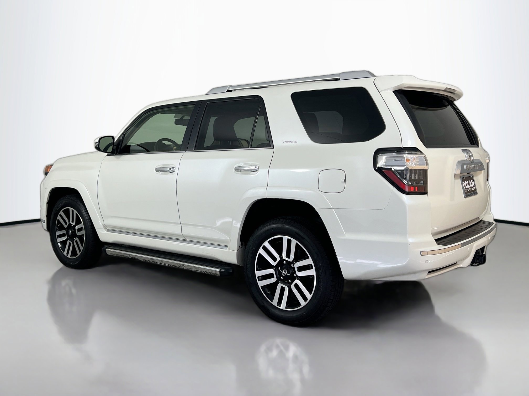 2018 Toyota 4Runner SR5 photo 3