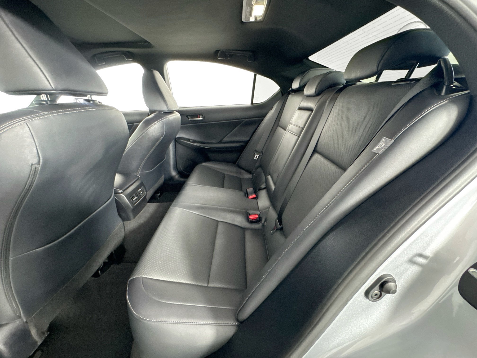 2025 Lexus IS 300 F SPORT DESIGN - Photo 12