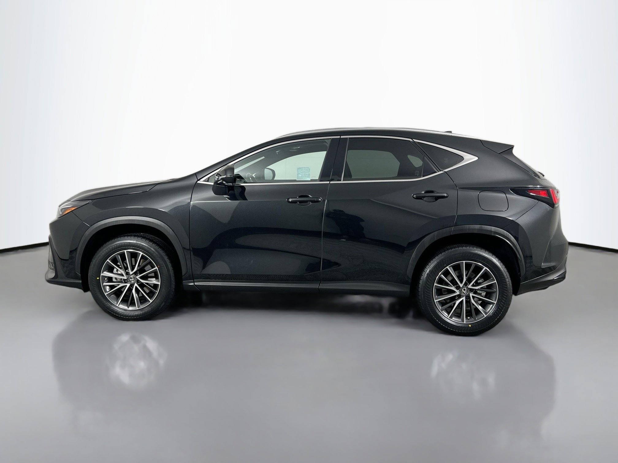 2022 Lexus NX 350 photo 2