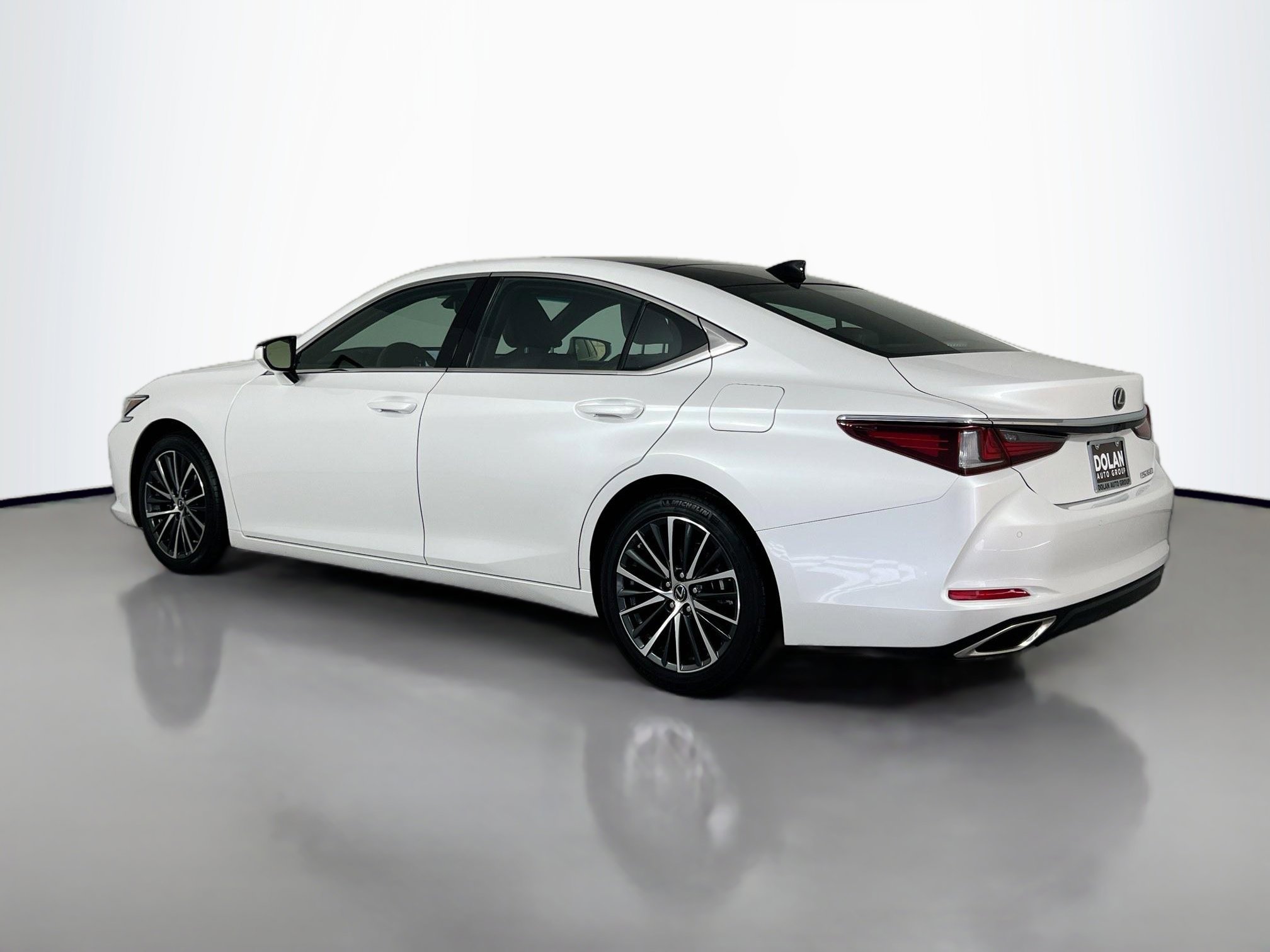 2025 Lexus ES 350 photo 4