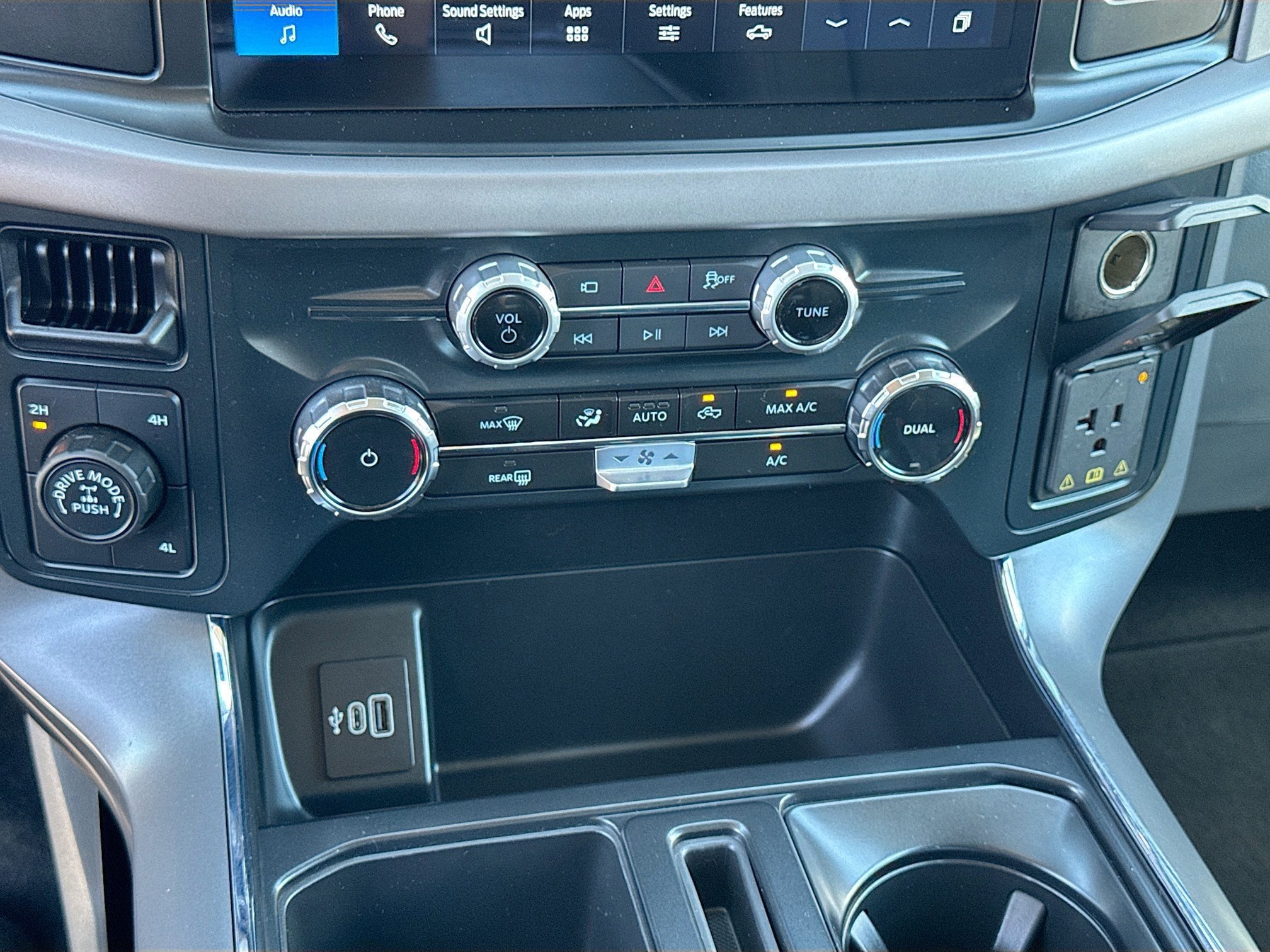 2025 Ford F-150 XLT - Photo 21