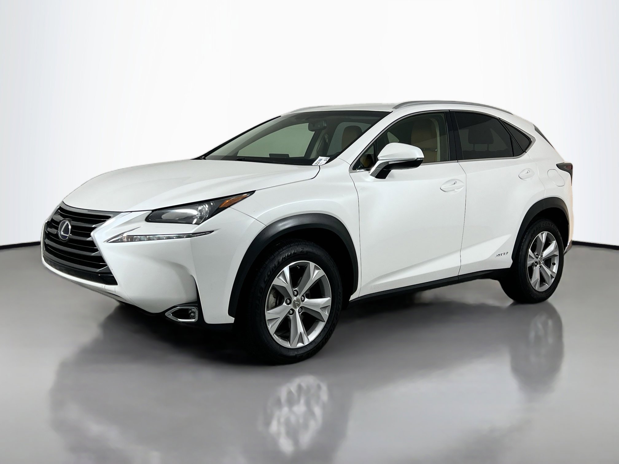 2017 Lexus NX 300h Luxury photo 3
