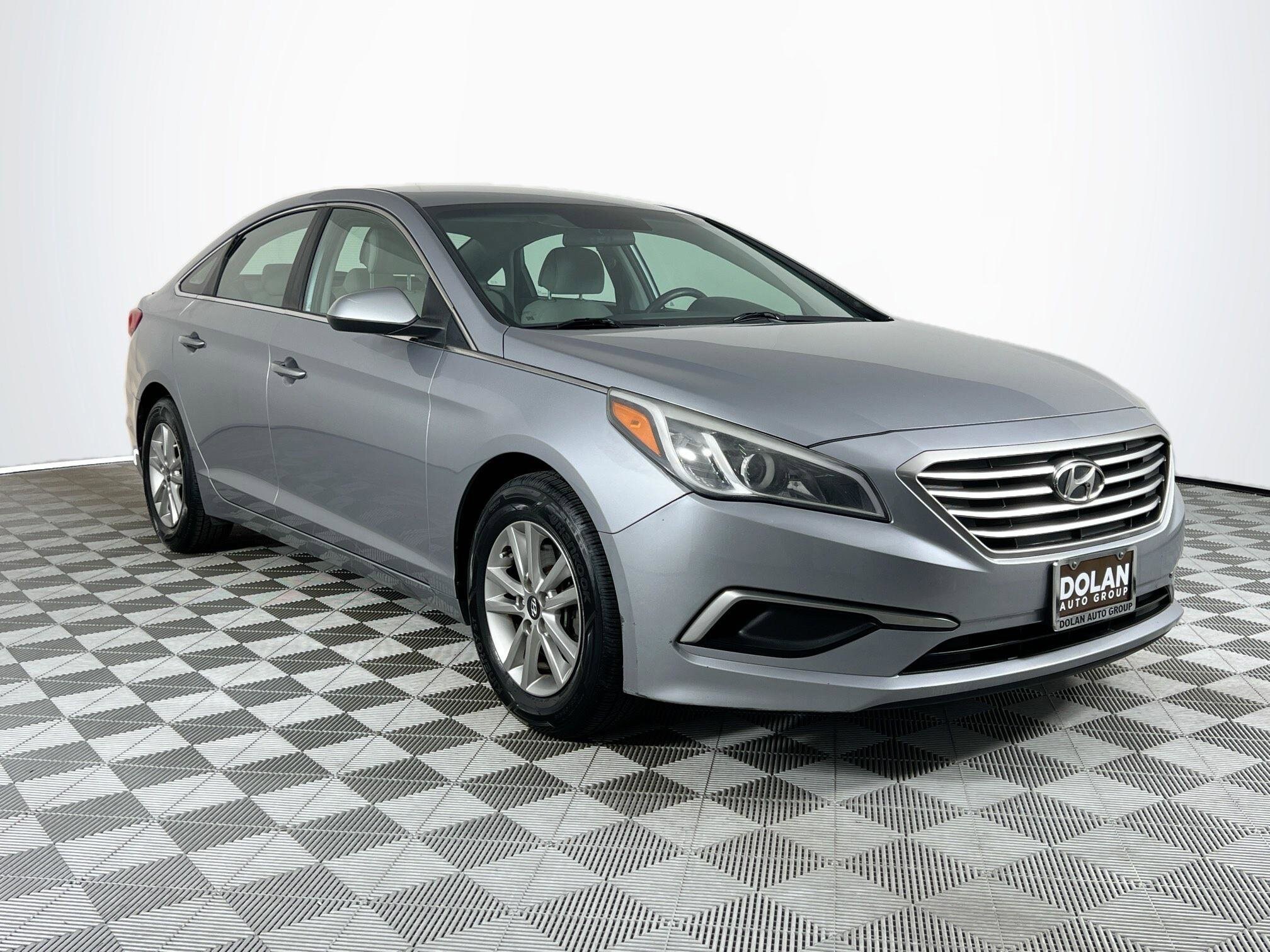 Used 2017 Hyundai Sonata SE with VIN 5NPE24AF8HH533206 for sale in Reno, NV