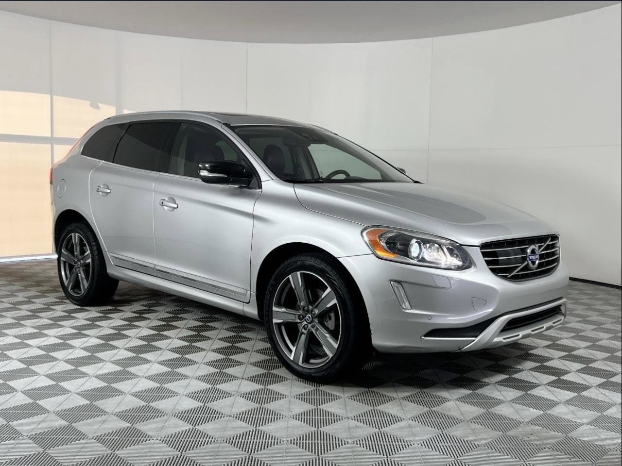 2017 Volvo XC60 T5 Dynamic