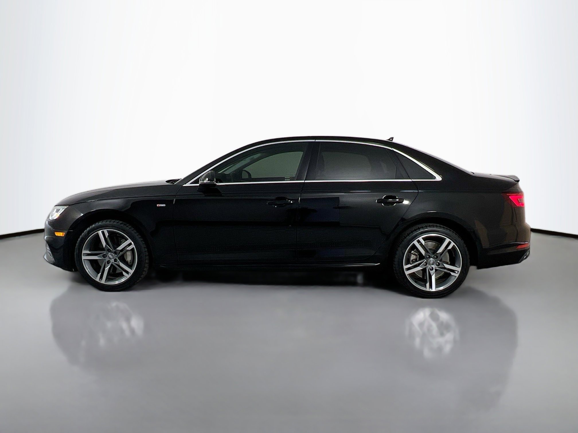 2018 Audi A4 Premium Plus S line Quattro photo 3