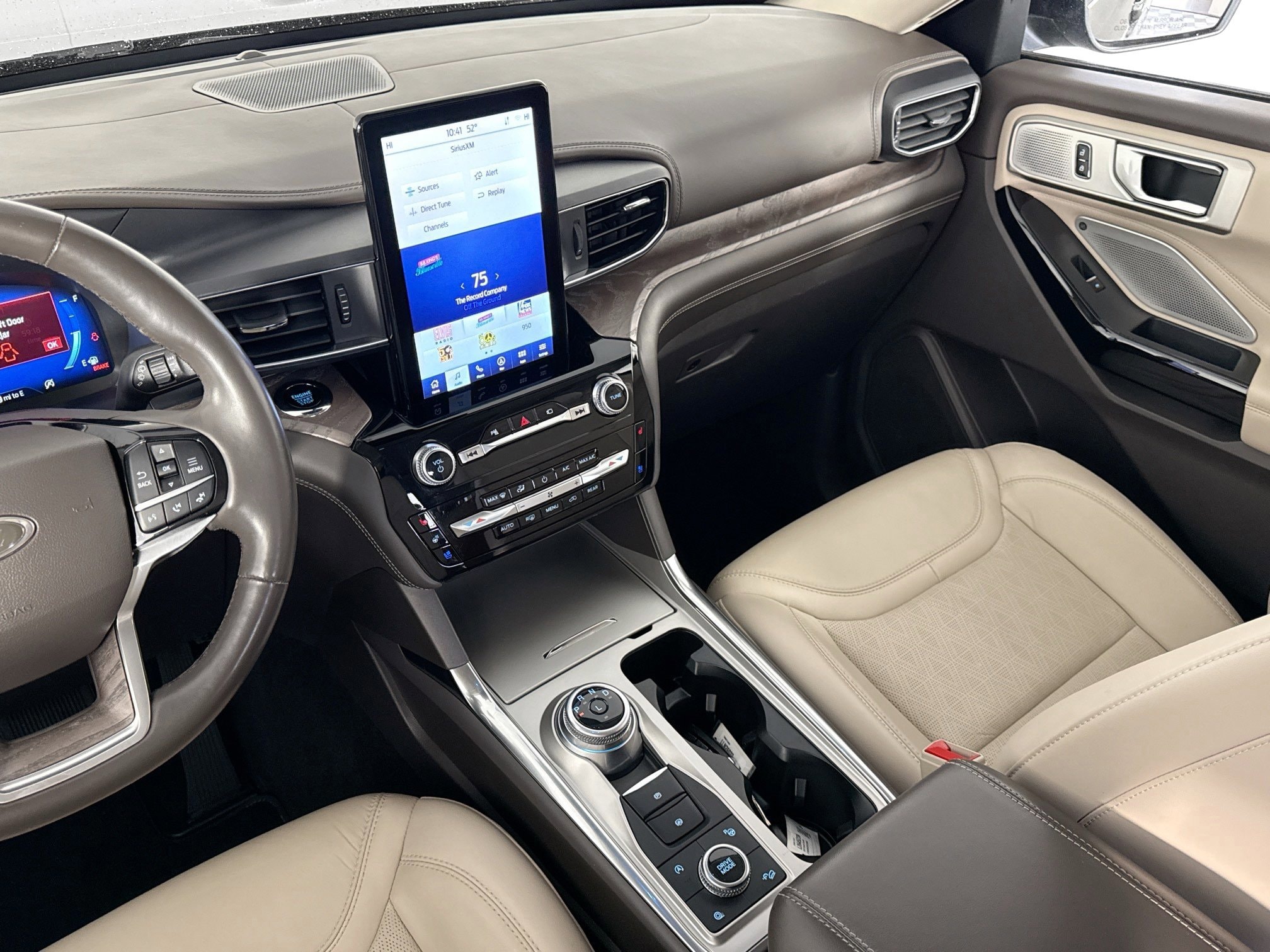 2023 Ford Explorer Platinum - Photo 18