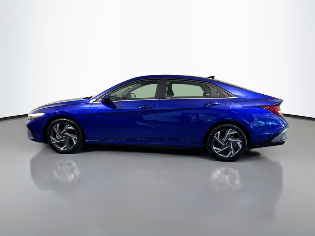 Used 2025 Hyundai Elantra SEL Convenience Sedan