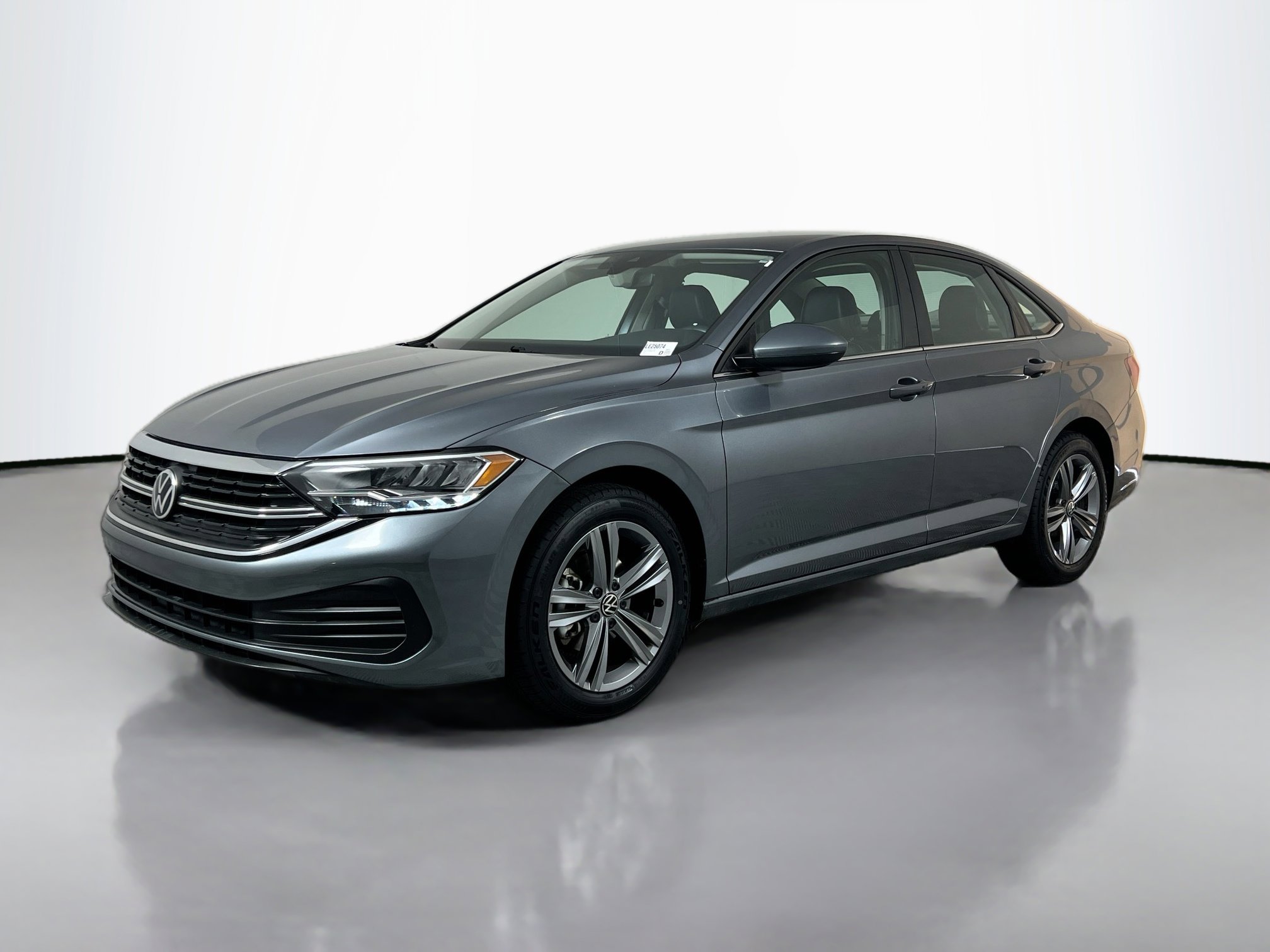 2024 Volkswagen Jetta SE photo 2