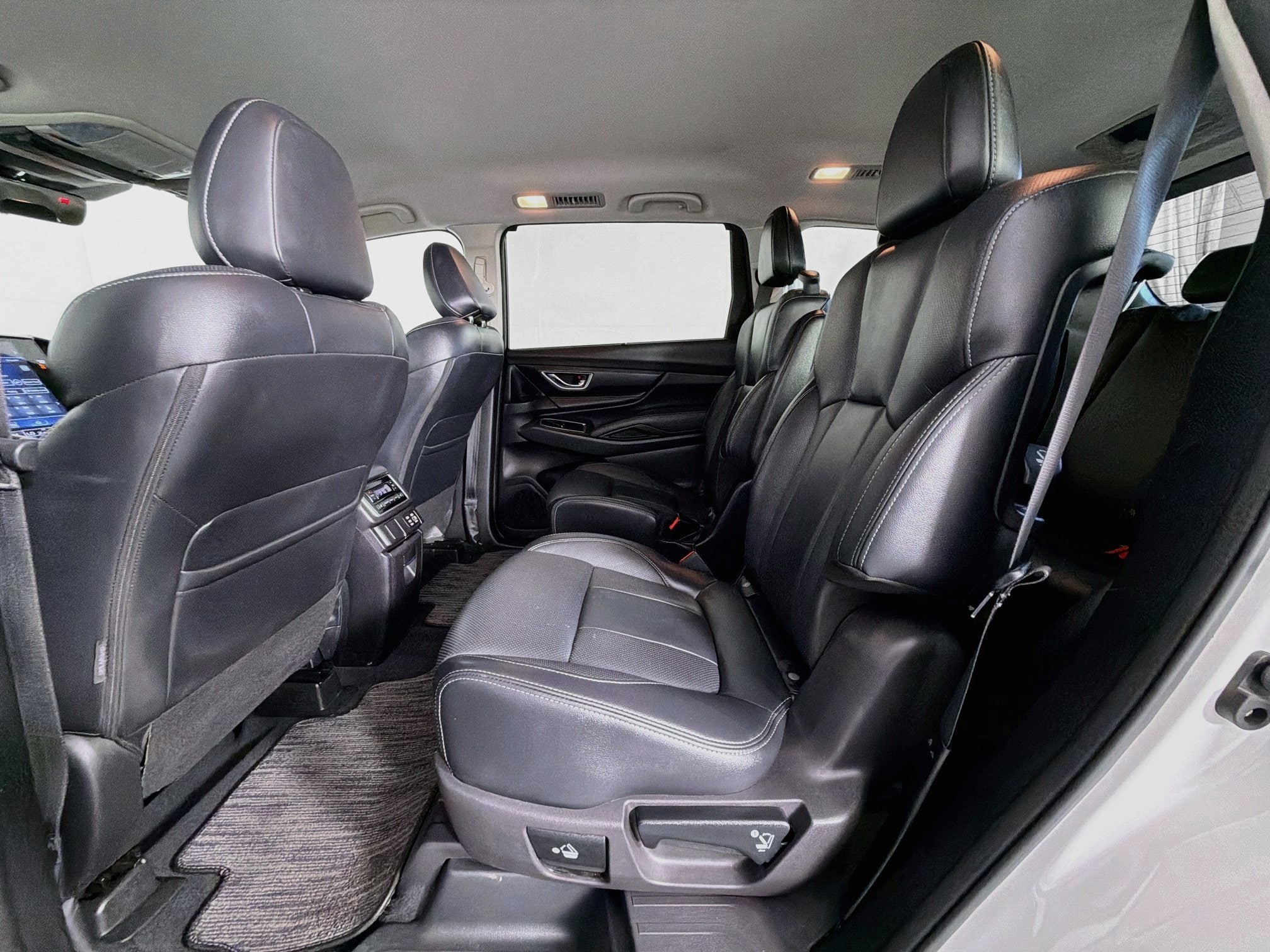 2023 Subaru Ascent Limited - Photo 9