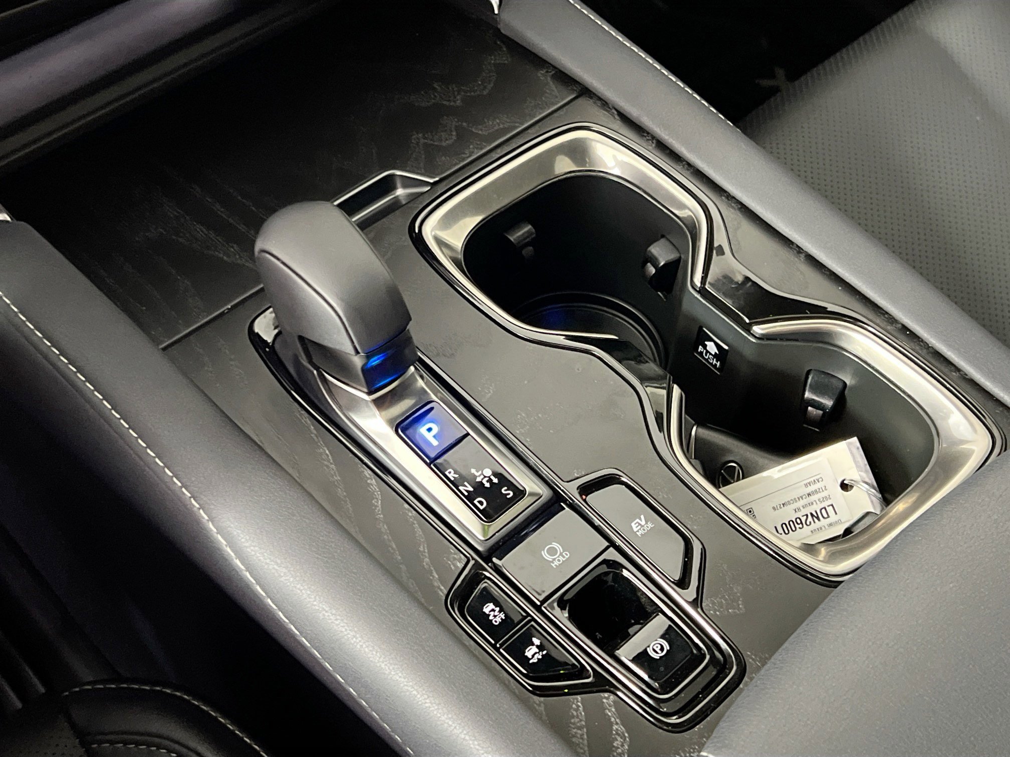 2025 Lexus RX Hybrid 350h - Photo 26