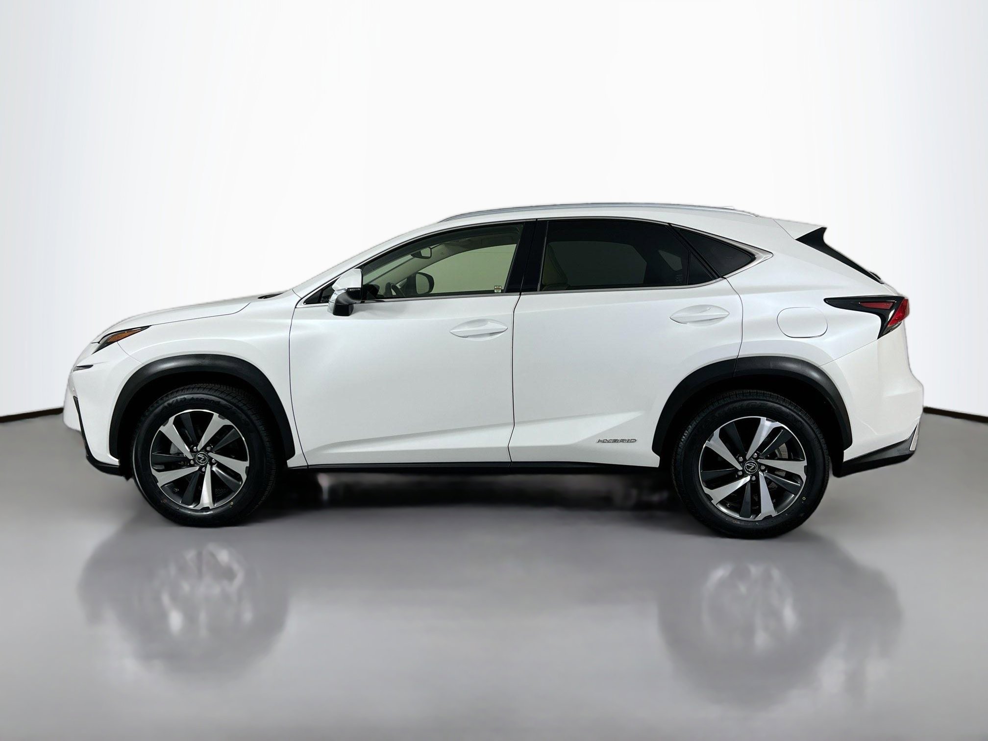 2020 Lexus NX 300h photo 3