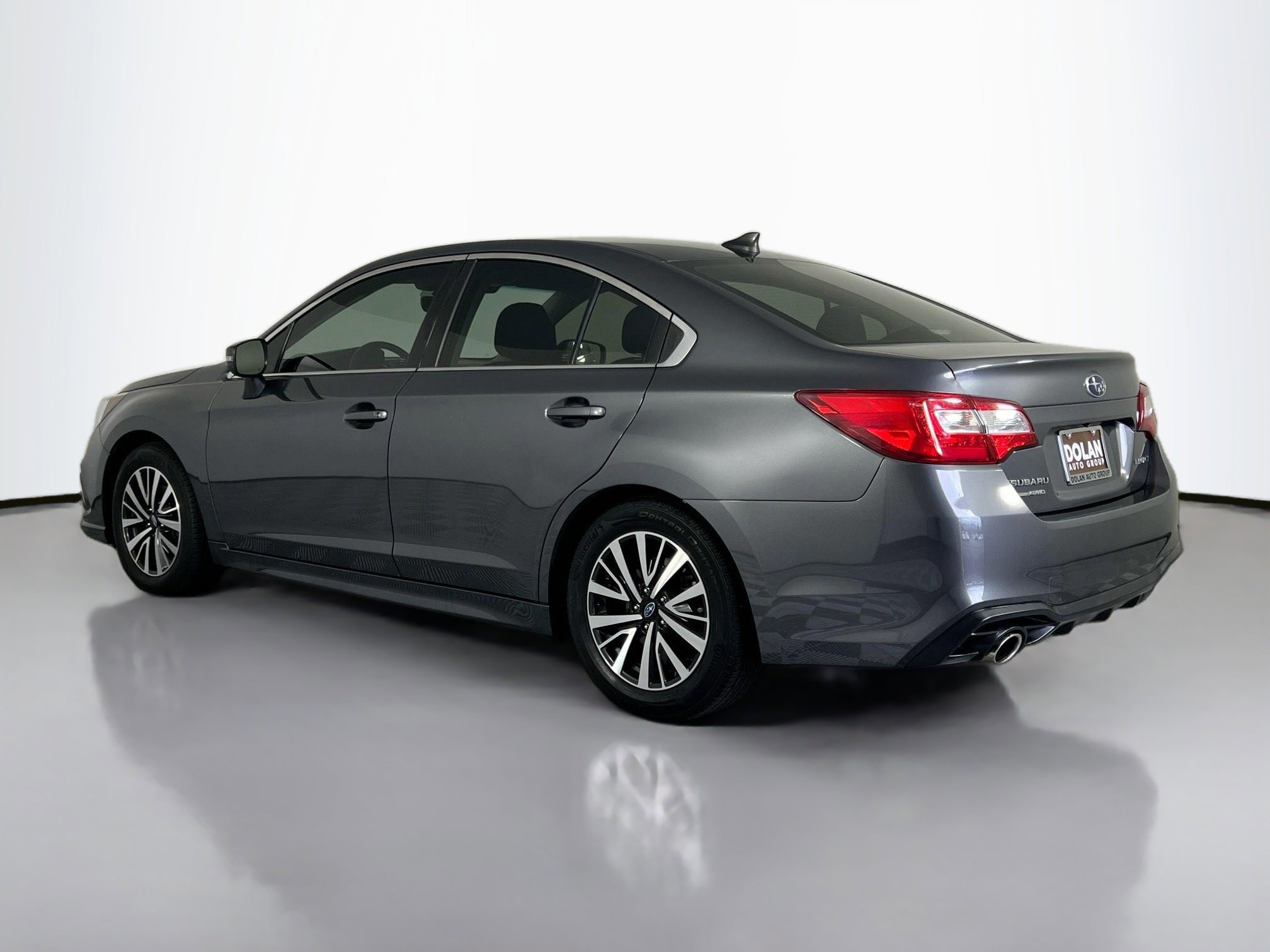 2018 Subaru Legacy Premium photo 3