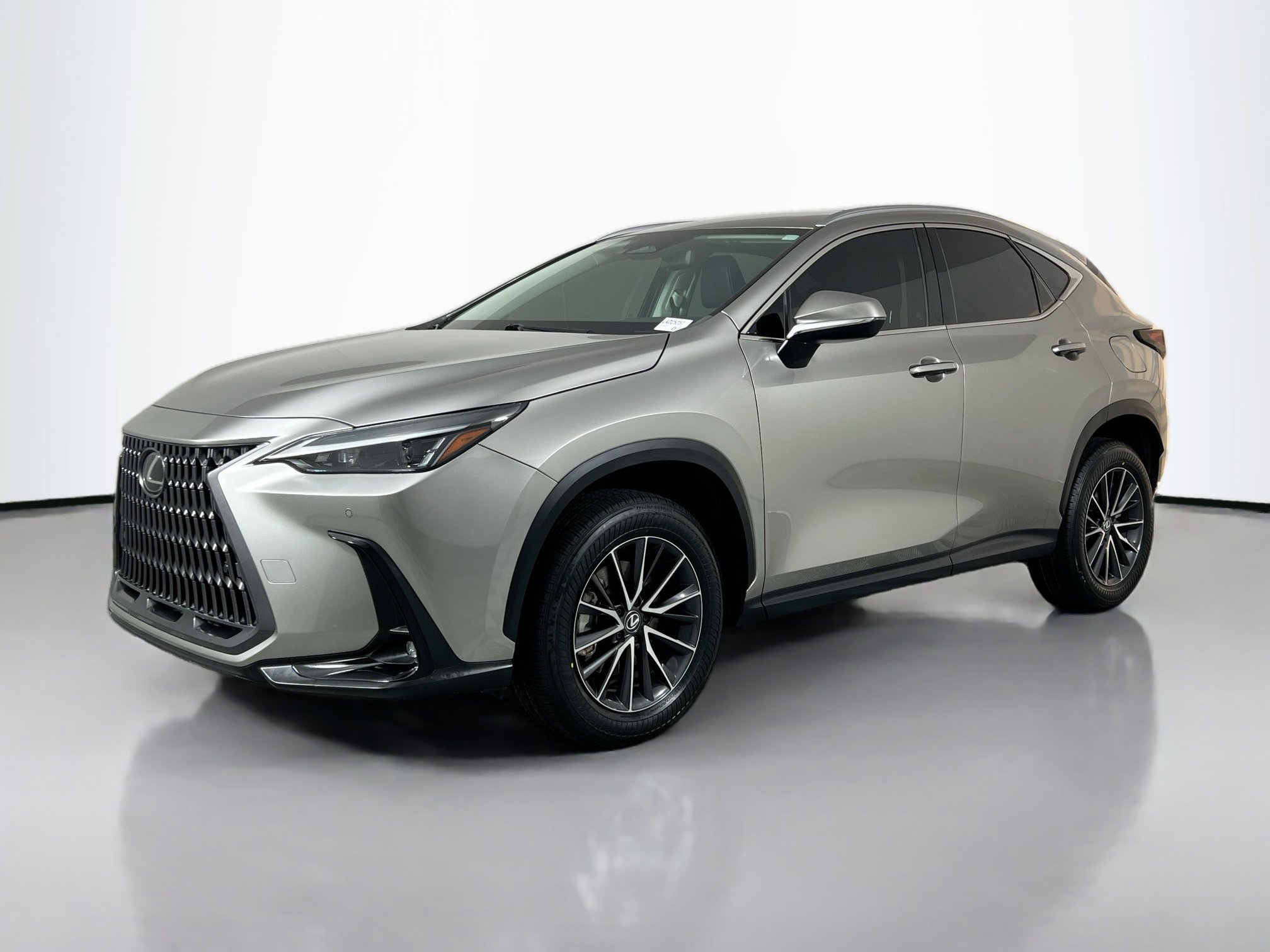 2024 Lexus NX 350h Premium photo 4