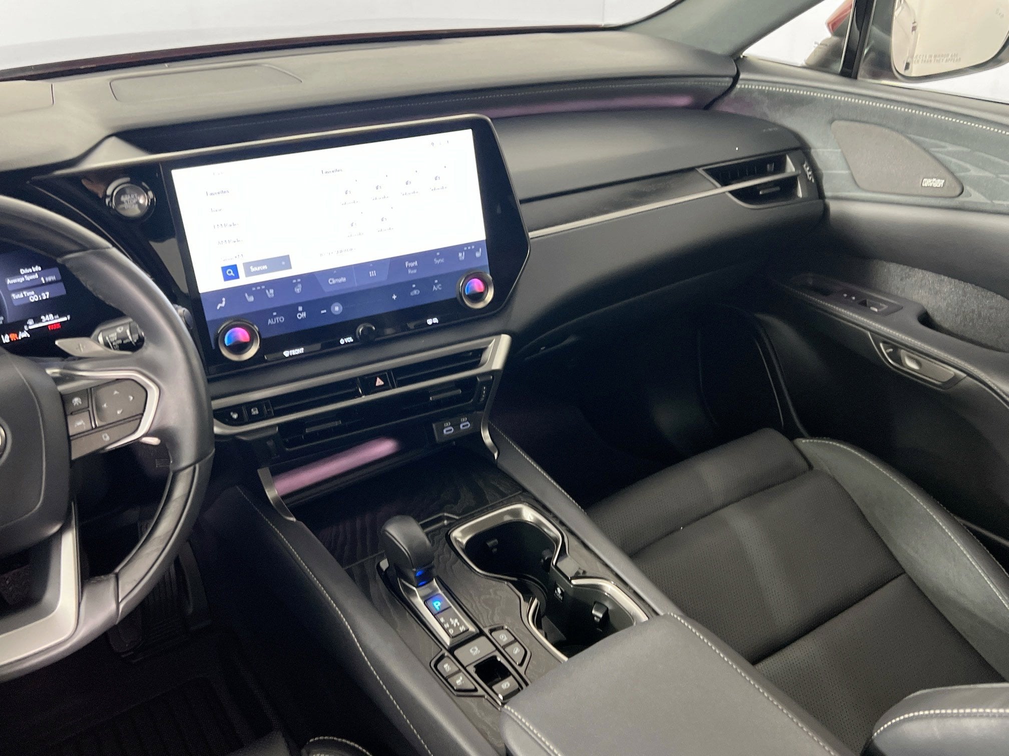 2025 Lexus RX 350 - Photo 13