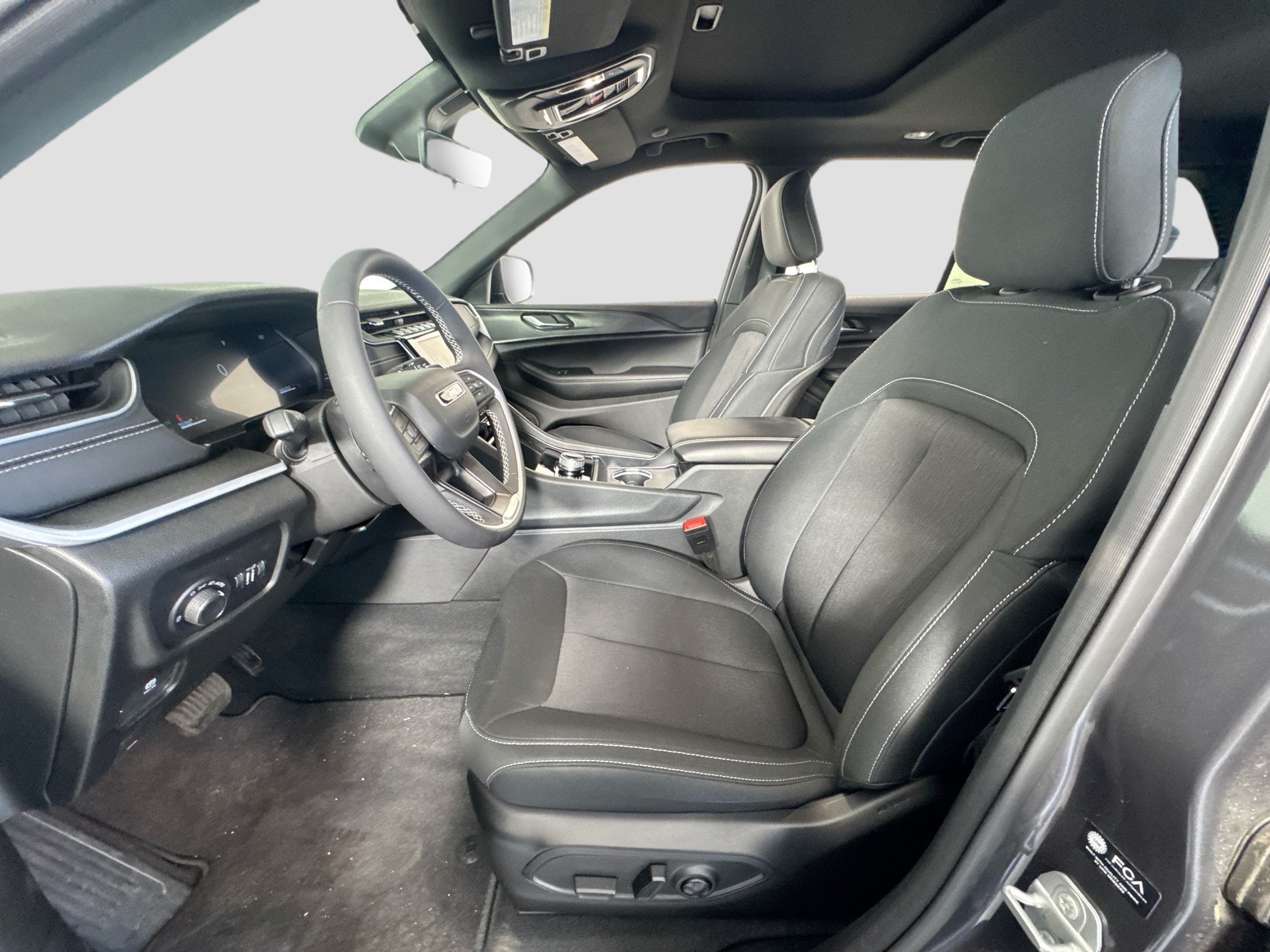 2025 Jeep Grand Cherokee Laredo - Photo 6