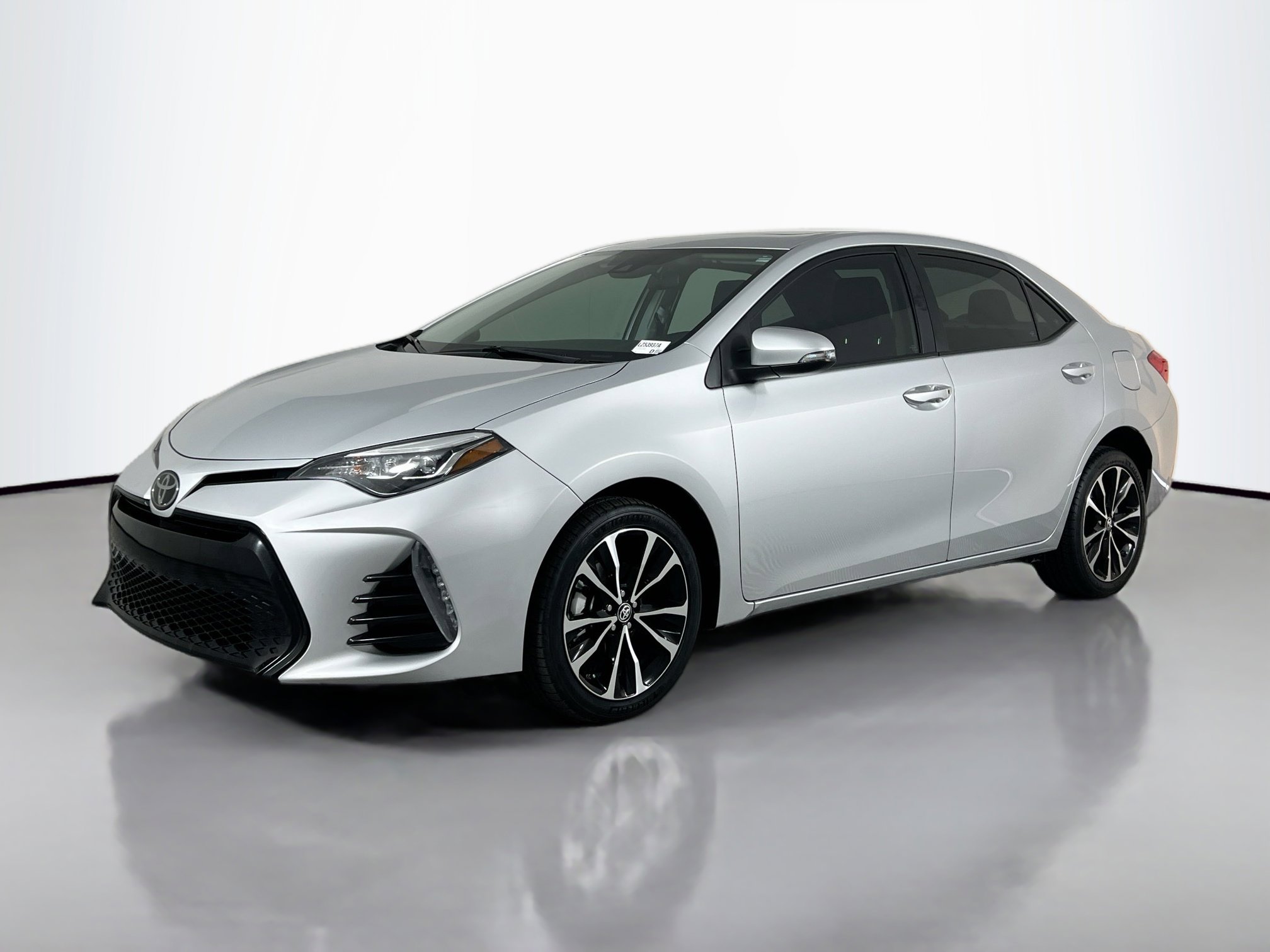 2018 Toyota Corolla L photo 2