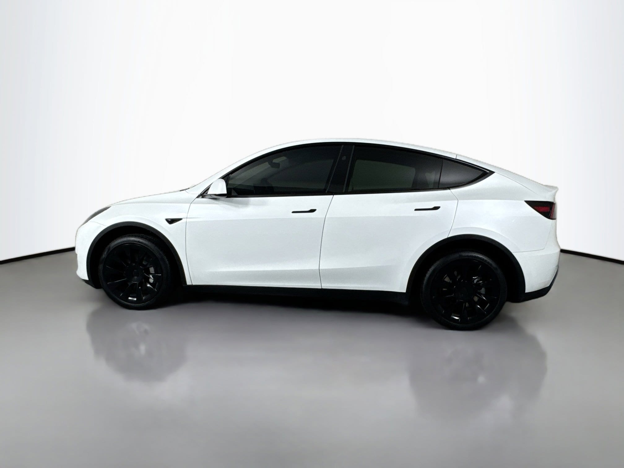 Used 2024 Tesla Model Y Long Range with VIN 7SAYGDEE1RA243311 for sale in Reno, NV