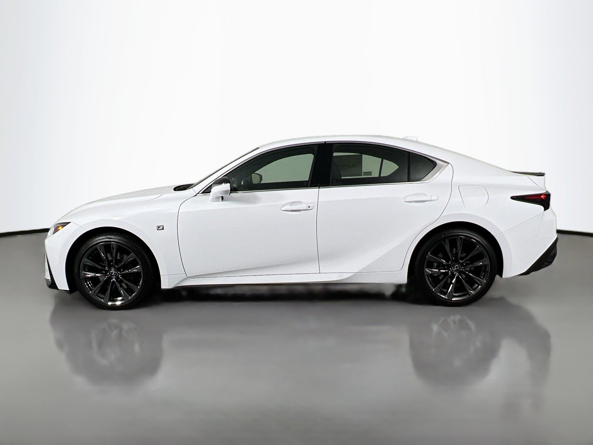 2024 Lexus IS 350 F SPORT photo 3