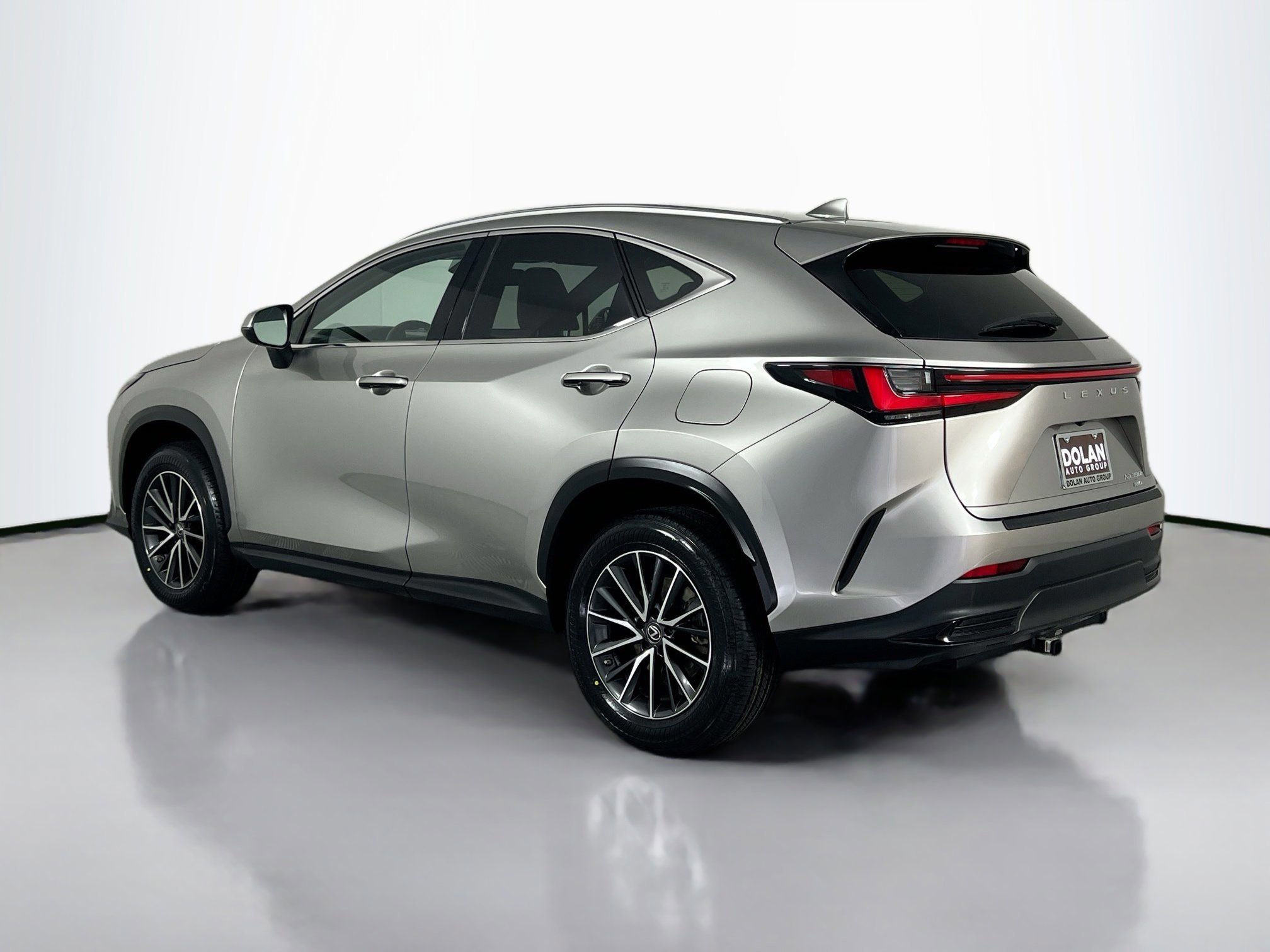 2023 Lexus NX 350h photo 3