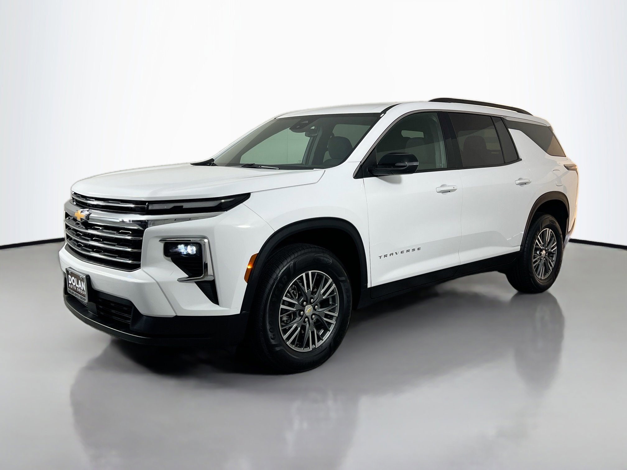 2025 Chevrolet Traverse photo 4