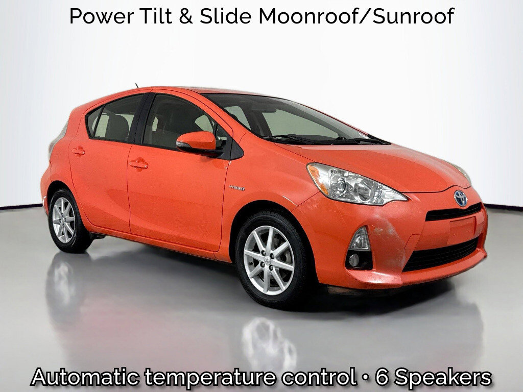 2014 Toyota Prius c Four's photo