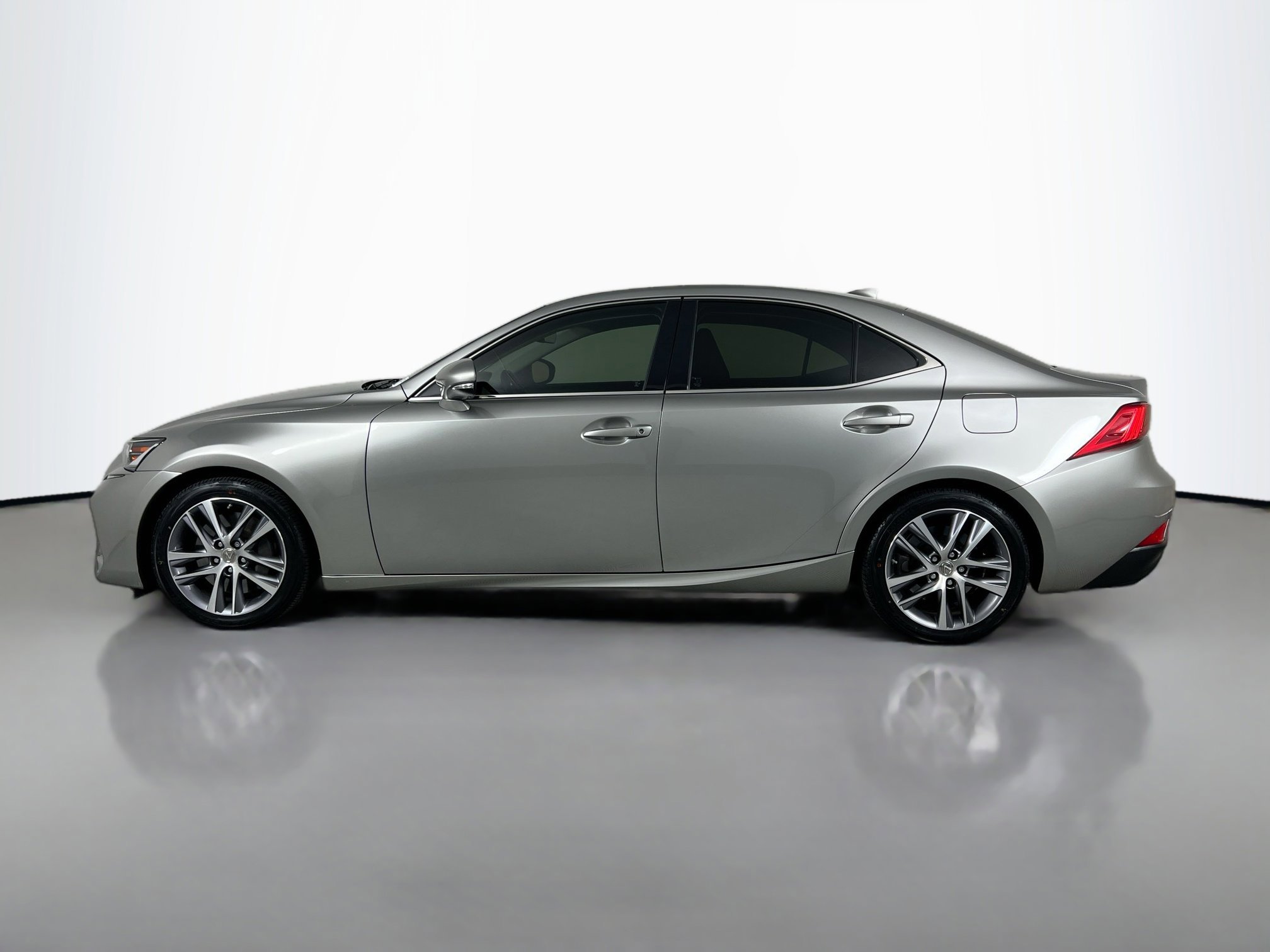 2020 Lexus IS 300 photo 2