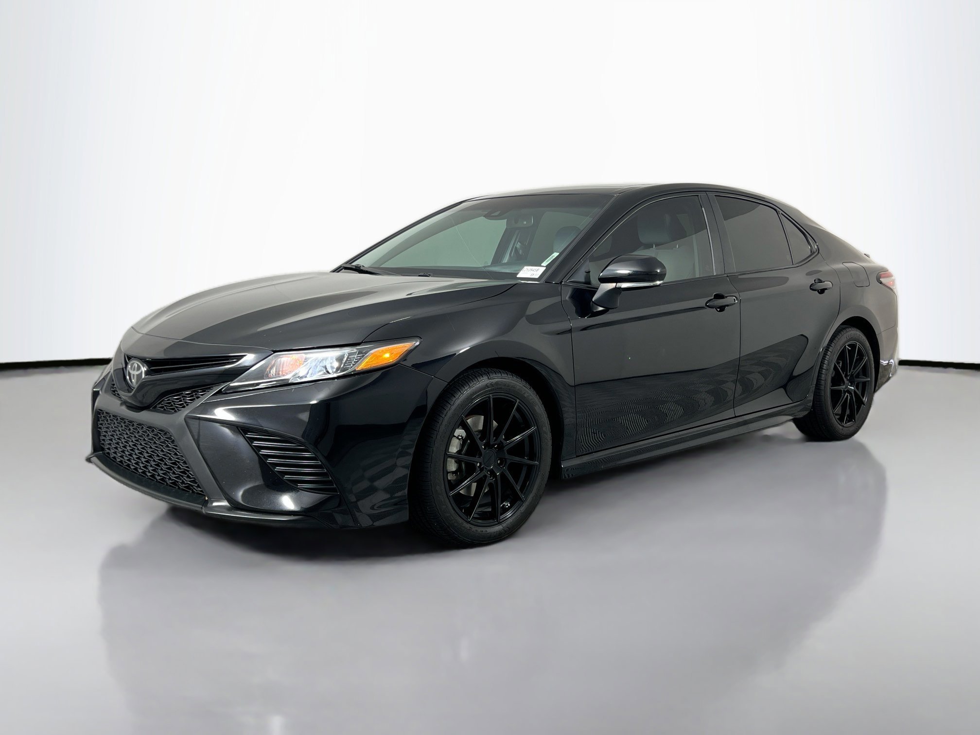 2019 Toyota Camry LE photo 4