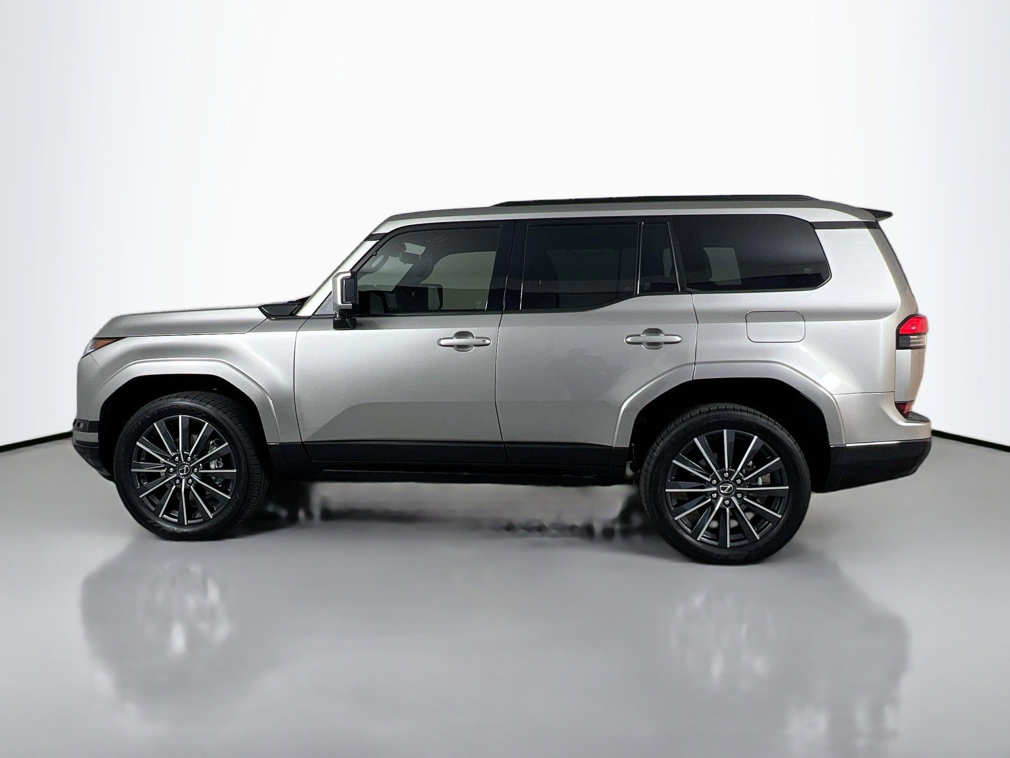 2024 Lexus GX 550 Luxury photo 2